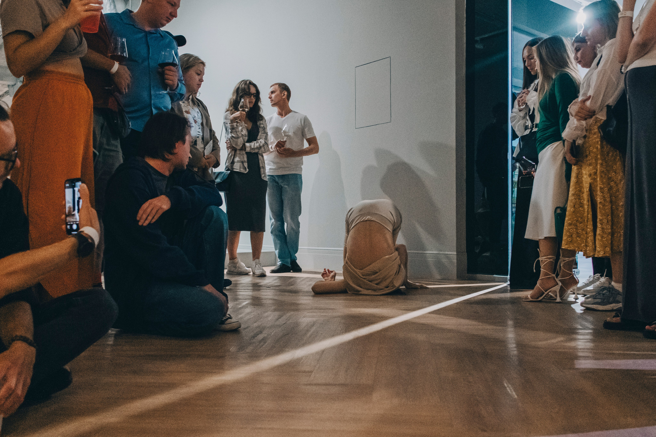 Перформанс в галерее. Фотограф в Иркутске Анна Мирошникова