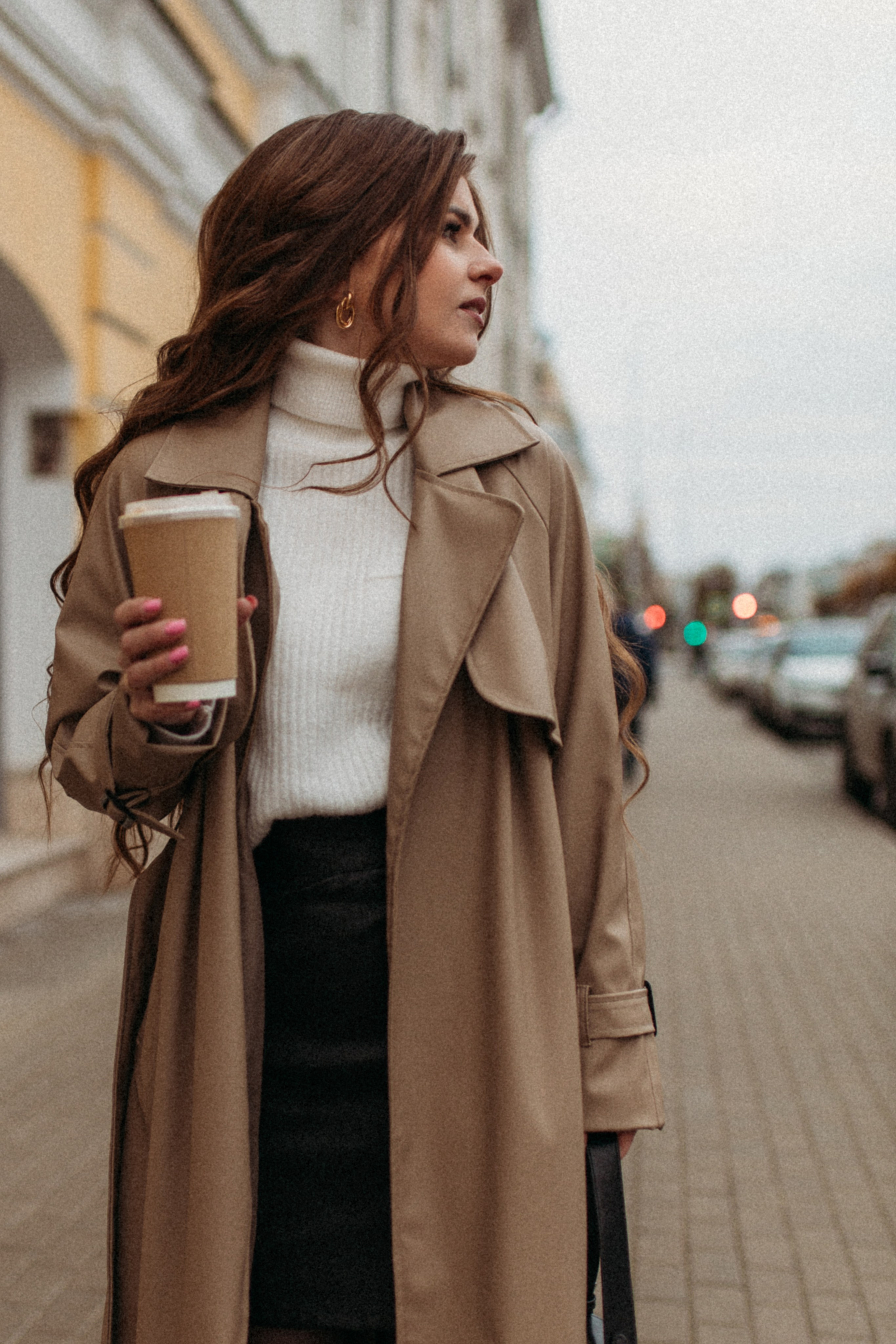 Девушка с кофе