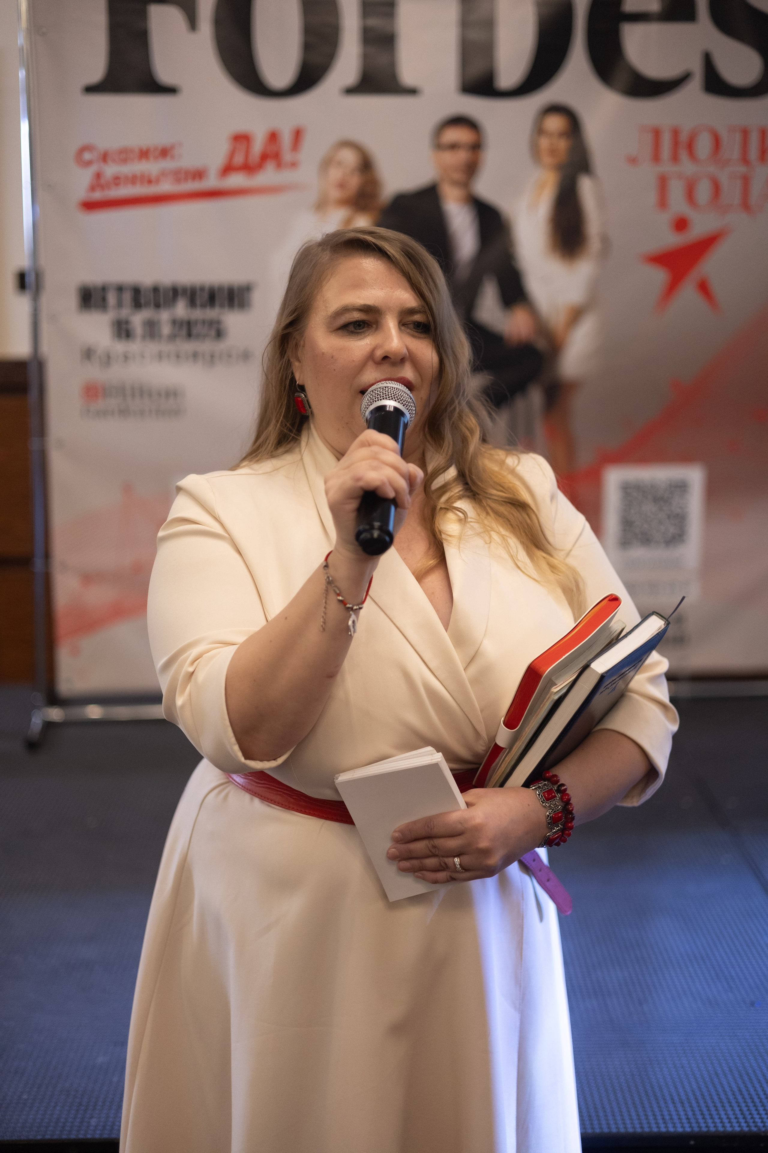 «СКАЖИ ДЕНЬГАМ ДА». Фотограф Красноярск съемки лавстори, фотосессия в студии, портретная съемка, творческие фотосессии