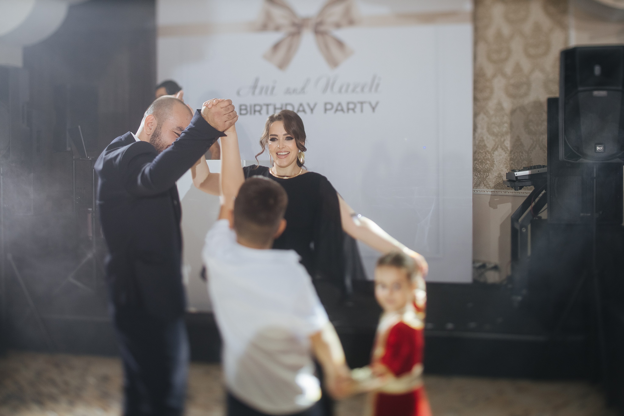 Ани и Назели. 35&5 День рождения, «Янтарь». Фотограф в Красноярске Надежда Воскресенская