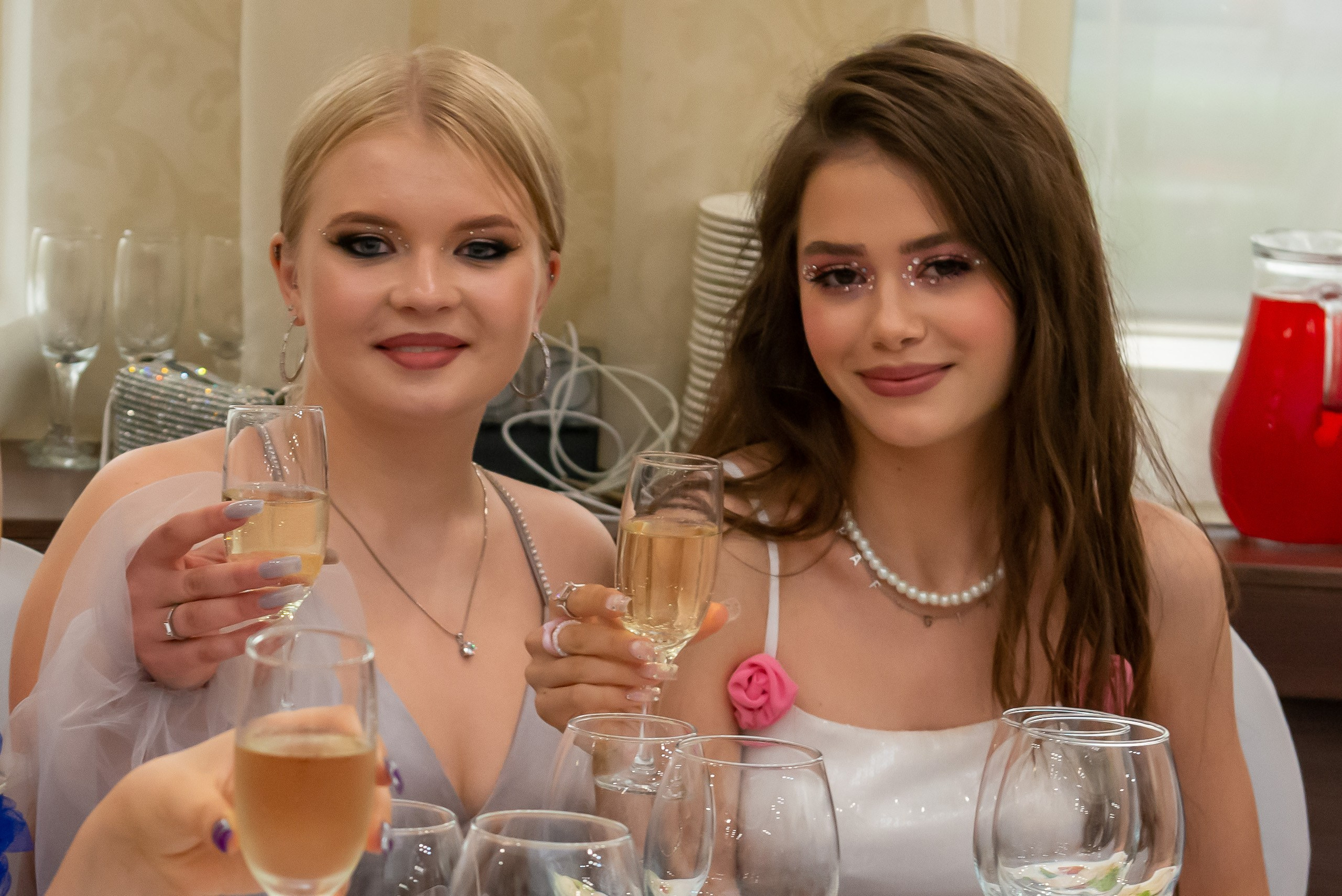 Выпускной вечер в гимназии № 37, ресторан La Ronde