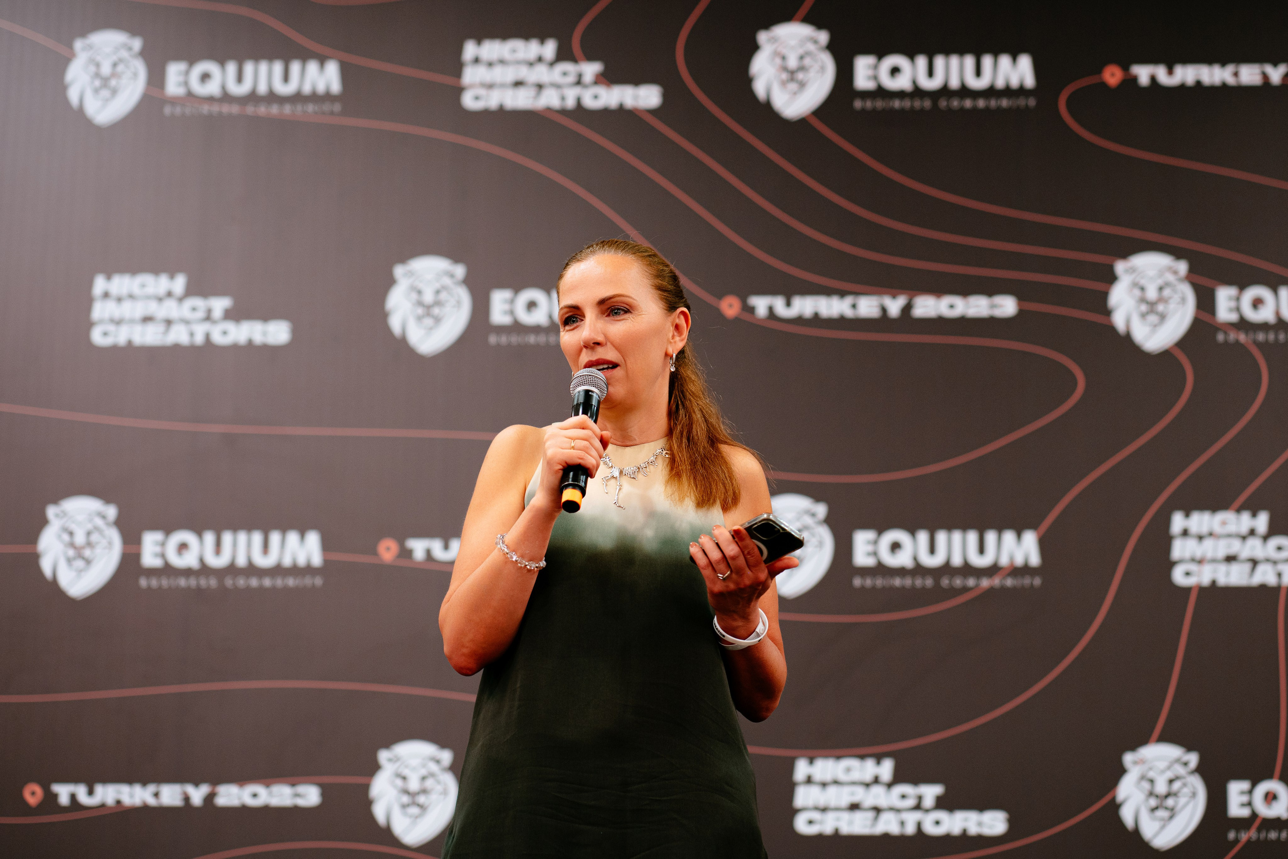 Equium. Репортажный и портретный фотограф Алексей Полячек