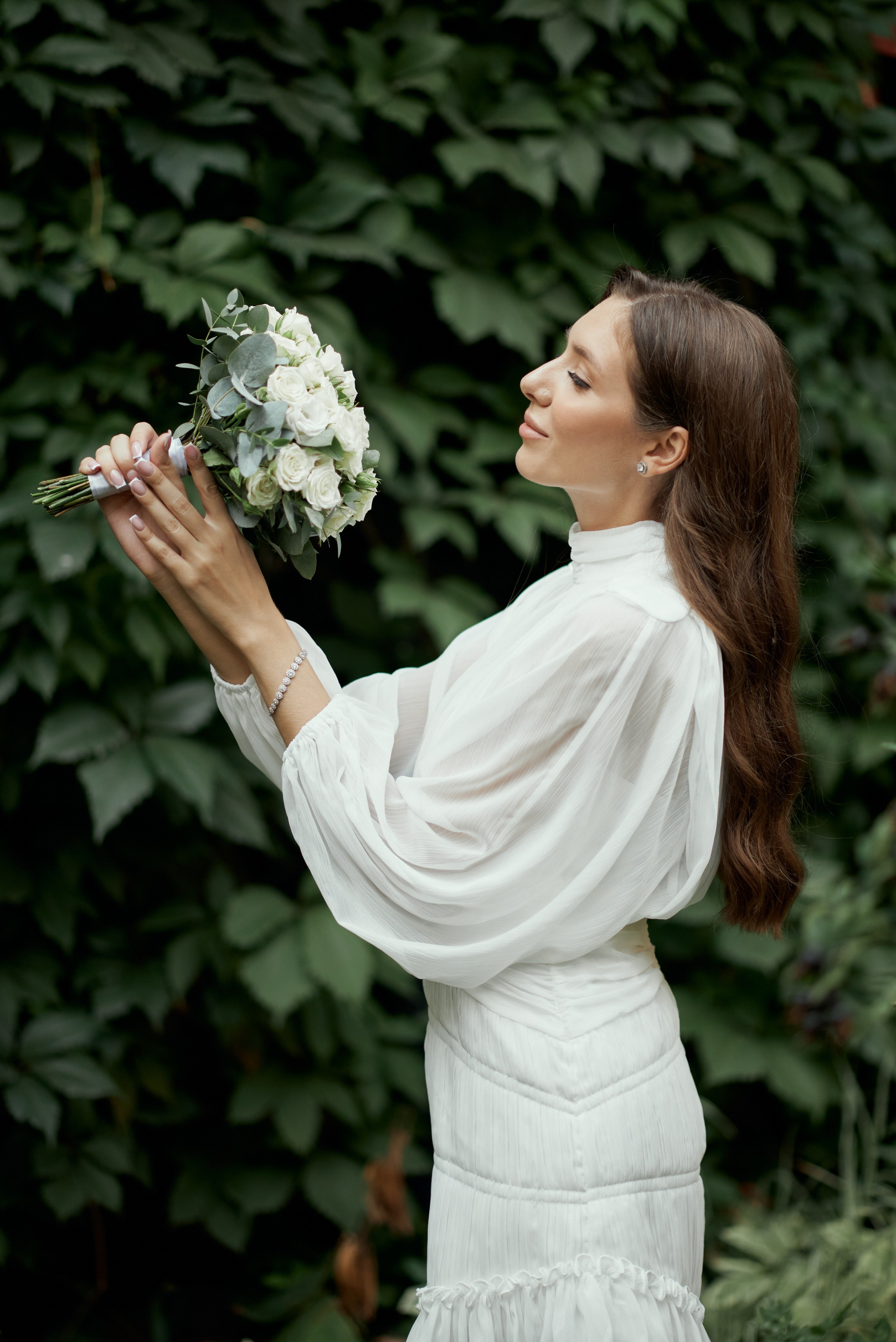 Плющевая стена. Свадебный фотограф Александр Браво