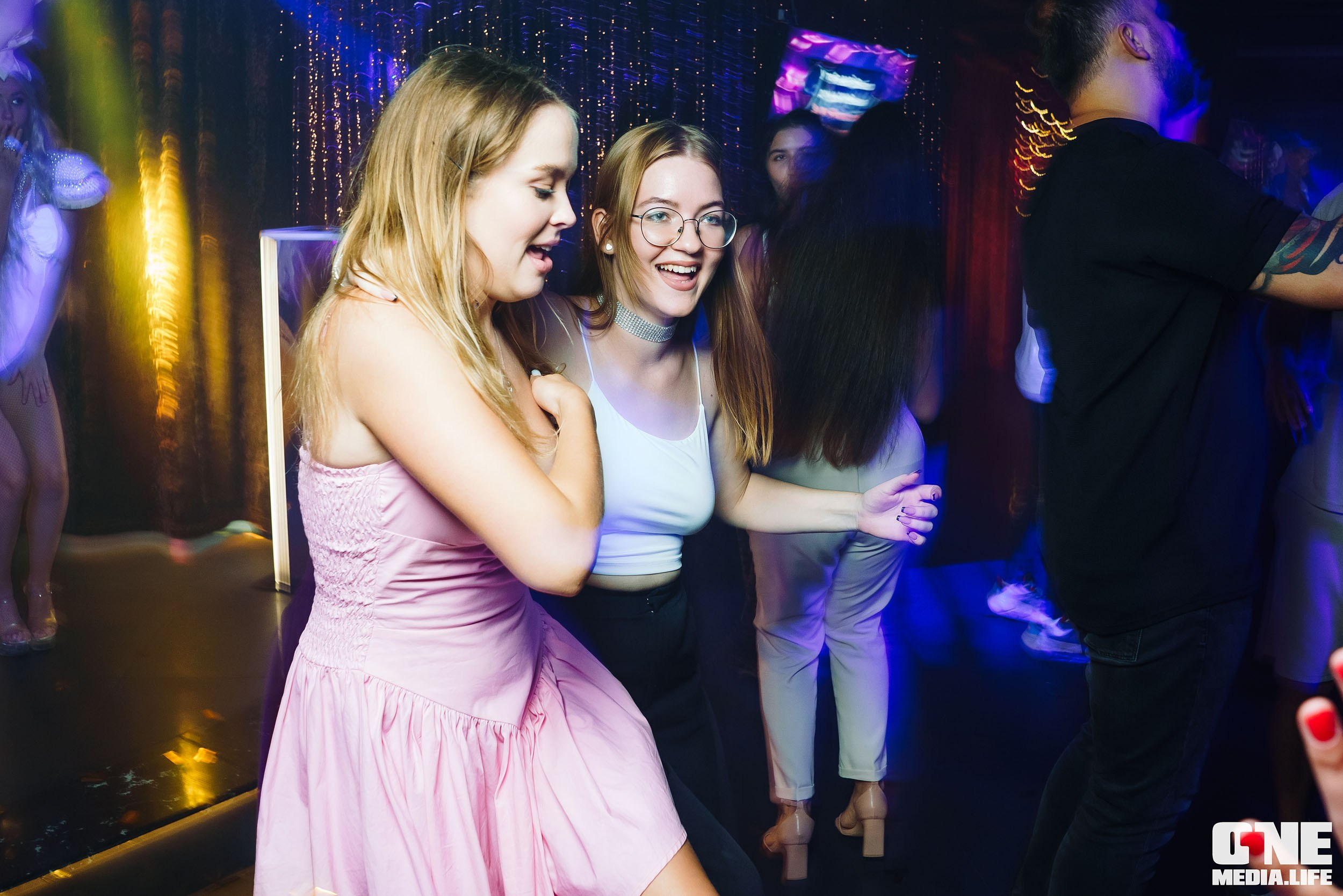 Фоторепортаж из караоке-клуба Эйфория. One Media Life: фоторепортажи, фотоотчеты с мероприятий и заведений