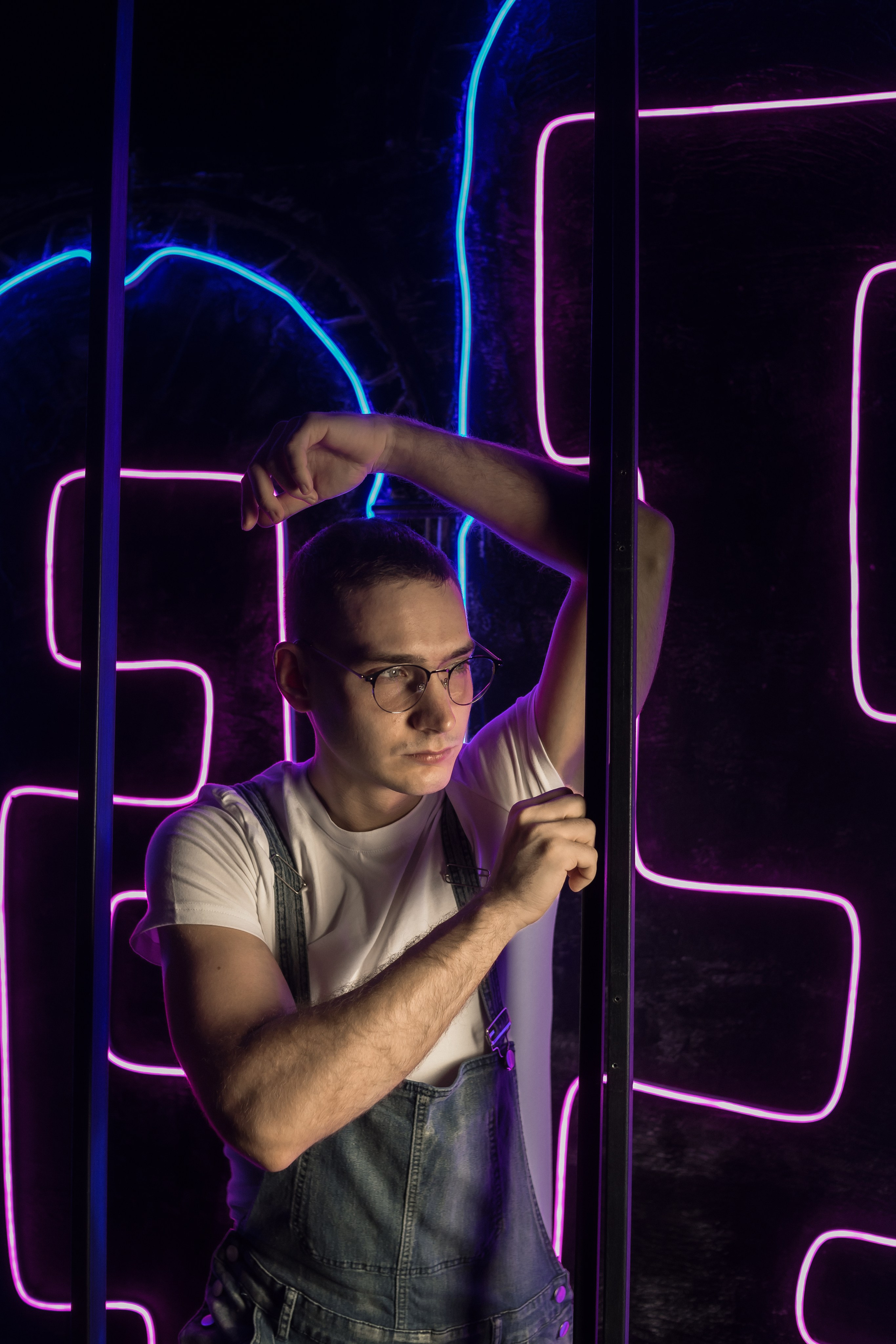 Евгений. Неон. Фотограф Регина Крикунова г. Красноярск