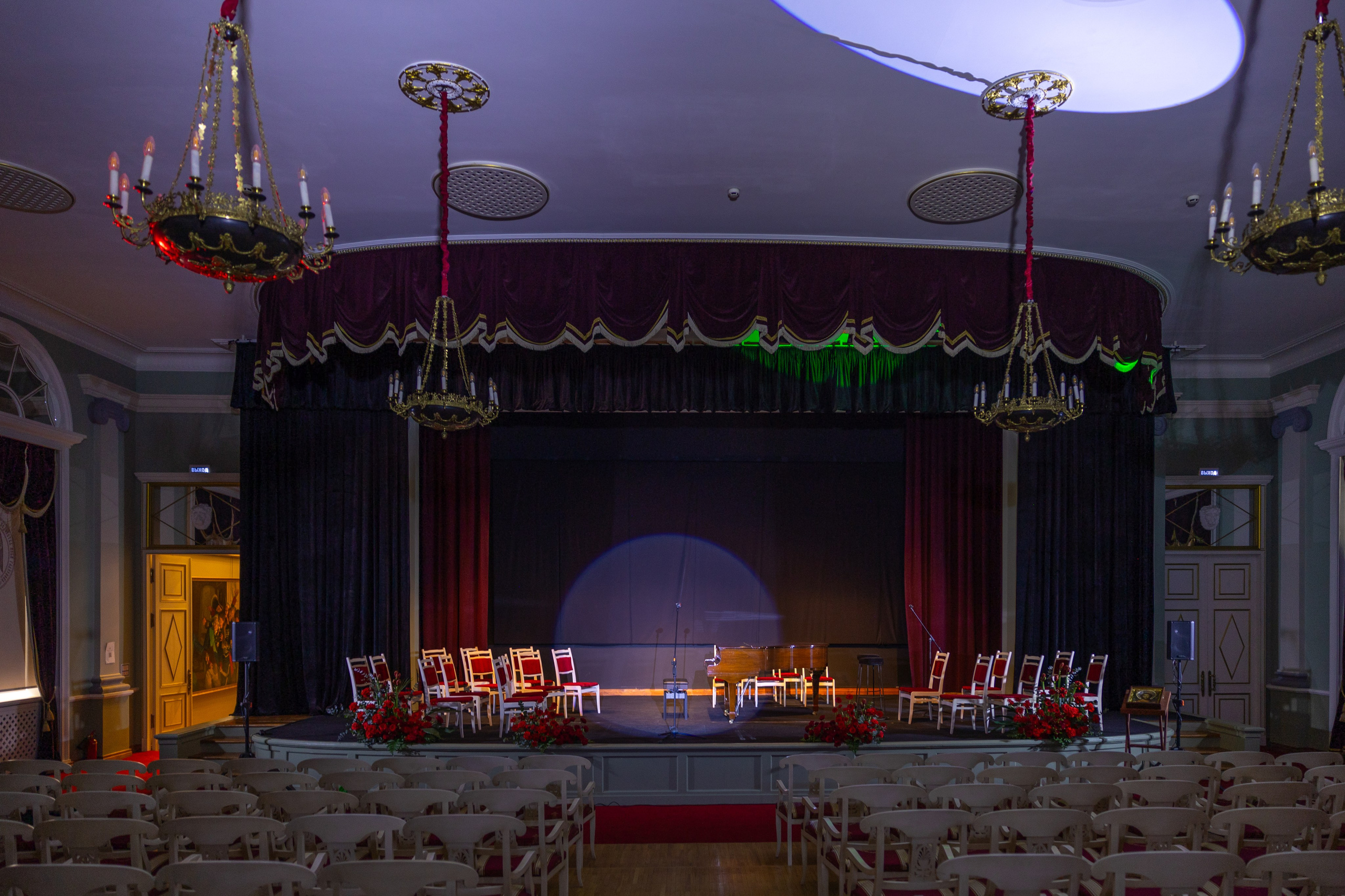 Академия живописи и ваяния И. Глазунова. Kirillova Studio — мастерская декора и событий Юли Кирилловой