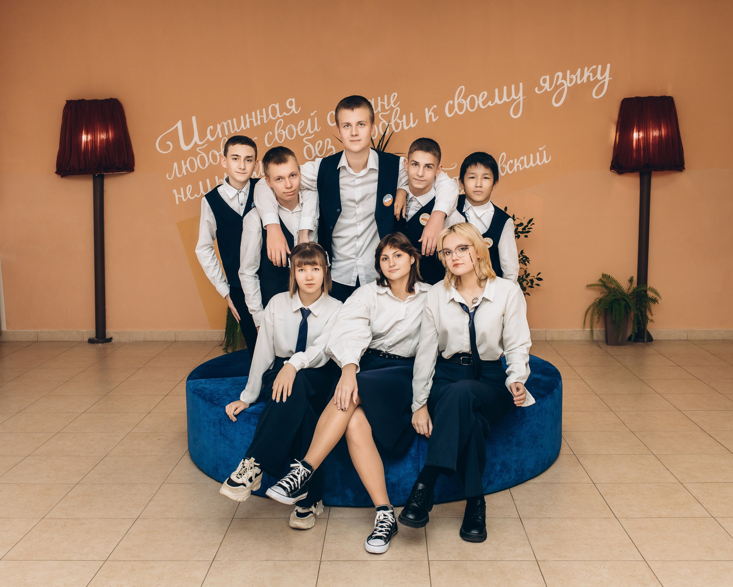 Выпускной класс на альбомы в школе+природа. Портретный и семейный фотограф в Саратове Елена Шустова