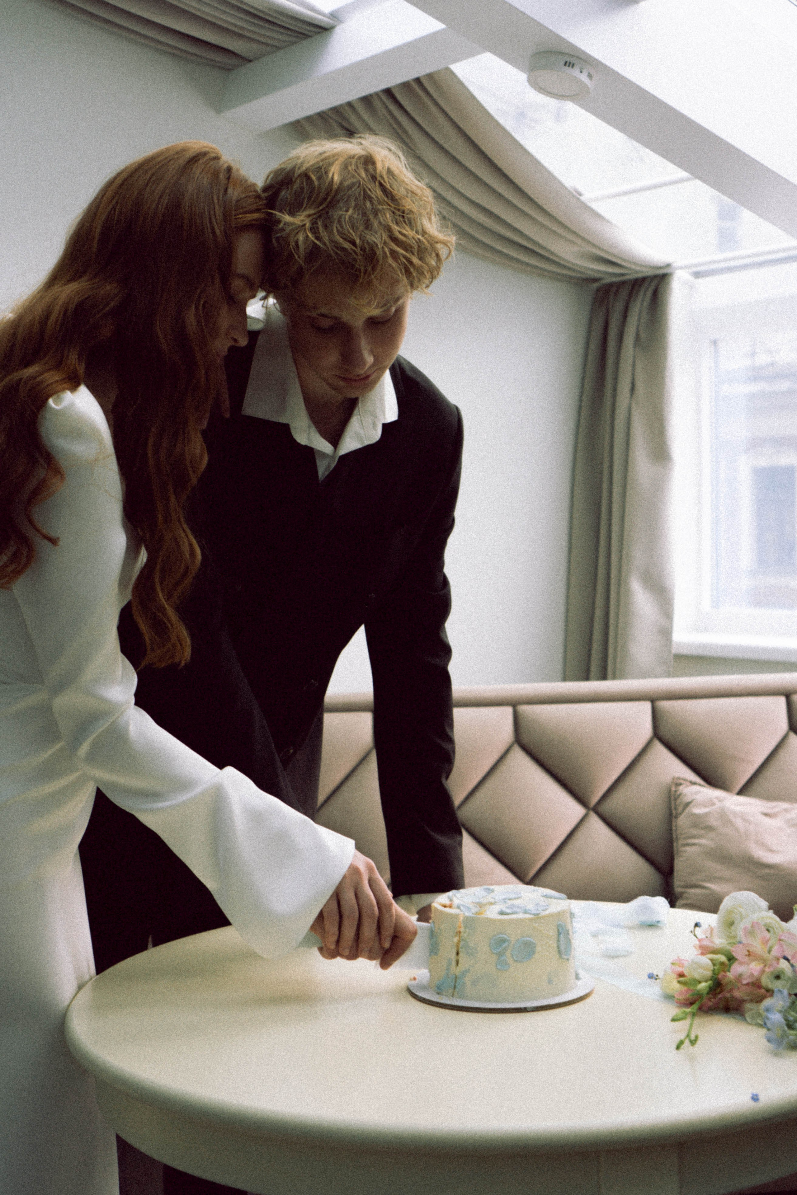 СВАДЕБНАЯ СЬЕМКА В ОТЕЛЕ. СБОРЫ ЖЕНИХА И НЕВЕСТЫ И ТАКЖЕ ТОР И ПОДГОТОВКА К ПРОГУЛКЕ. Профессиональный фотограф, Санкт-Петербург — Виктория Богомолова