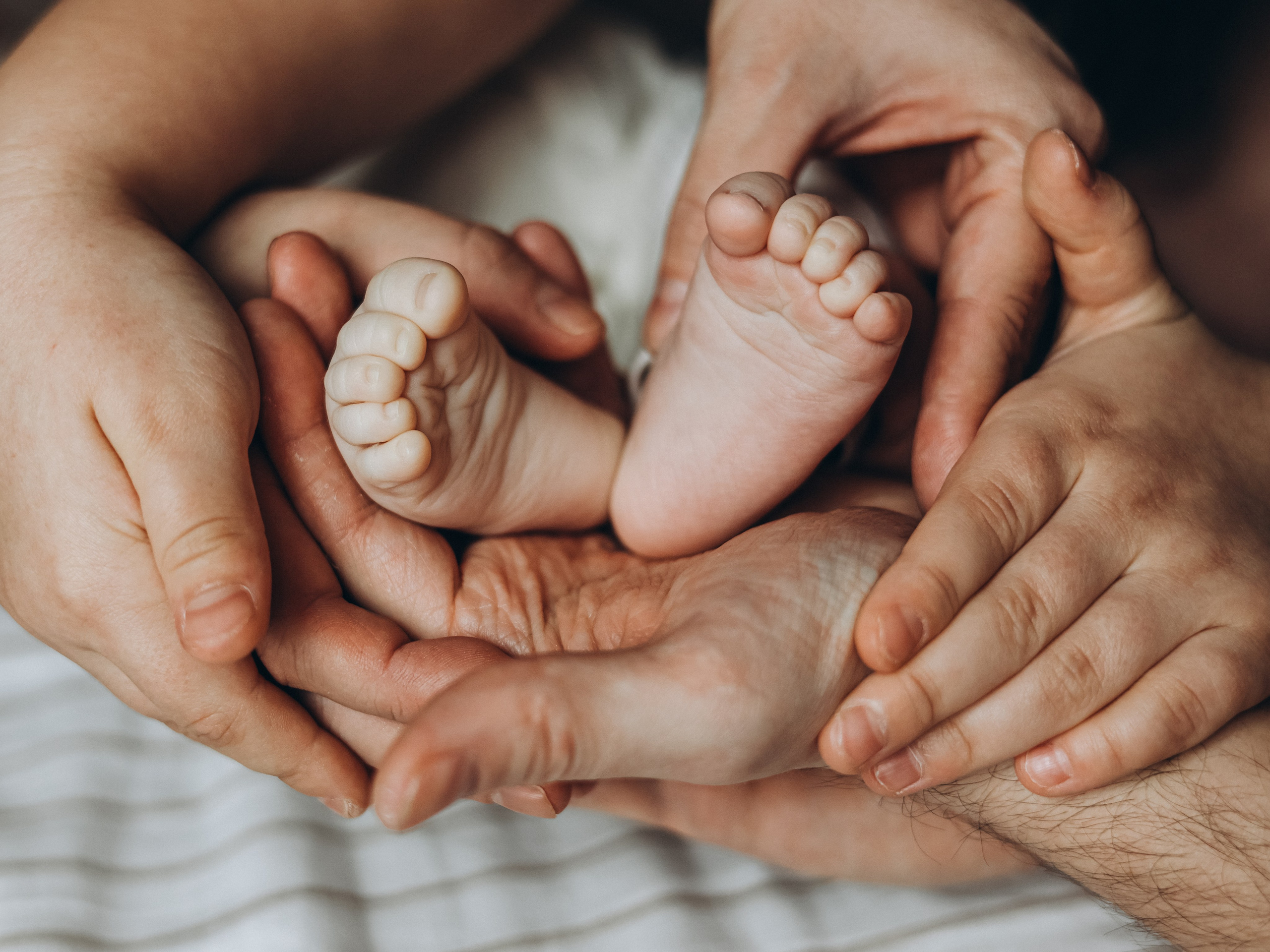 Семейная фотосессия с малышом, с новорожденным, фотосессия в Екатеринбурге, фотосессия в доме, домашняя фотосессия в стиле лайф, фотосессия. Семейный и детский фотограф в  г. Екатеринбурге Холодова Юлия
