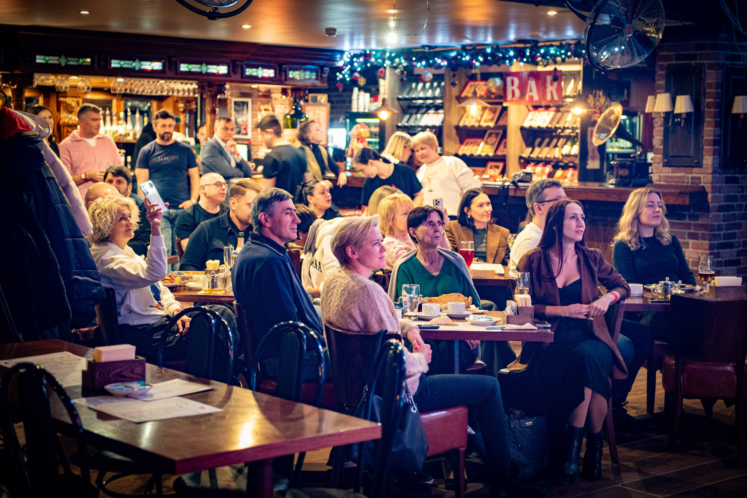 LifePub 16.12.2024. Московская кавер-группа BankBand