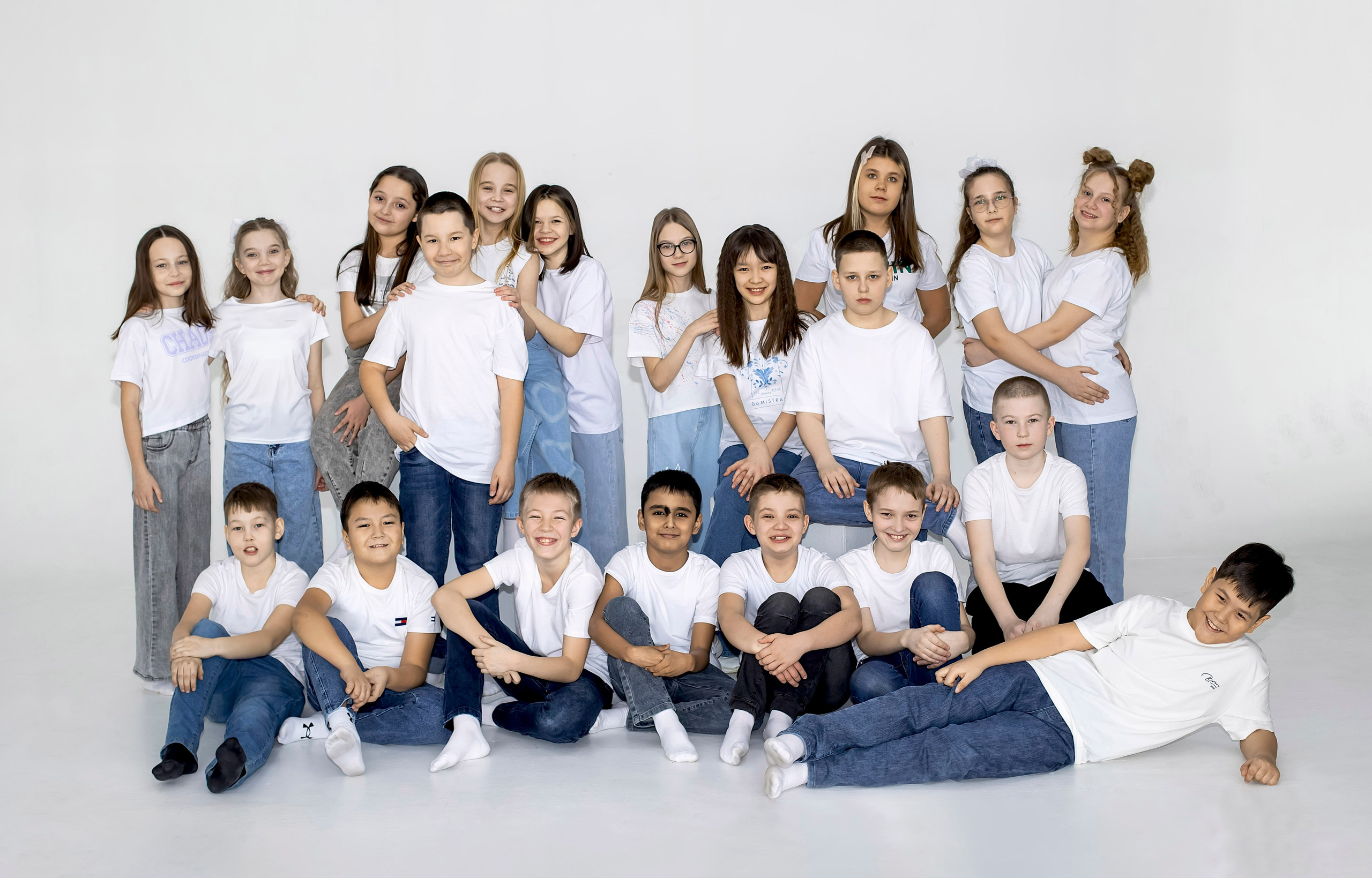 Выпускной альбом Чита, Школа Чита, детский сад Чита, живое фото, выпускной альбом с живыми фотографиями, фотограф на выпускной в Чите, стильный современный выпускной альбом Чита, выпускной альбом 9 класс в Чите, выпускной альбом 11 класс в Чите, стильные современные альбомы, выпускной альбом Чита, выпускной альбом 4 класс в Чите, выпускной альбом не дорого, виньетка класса, общее фото класса