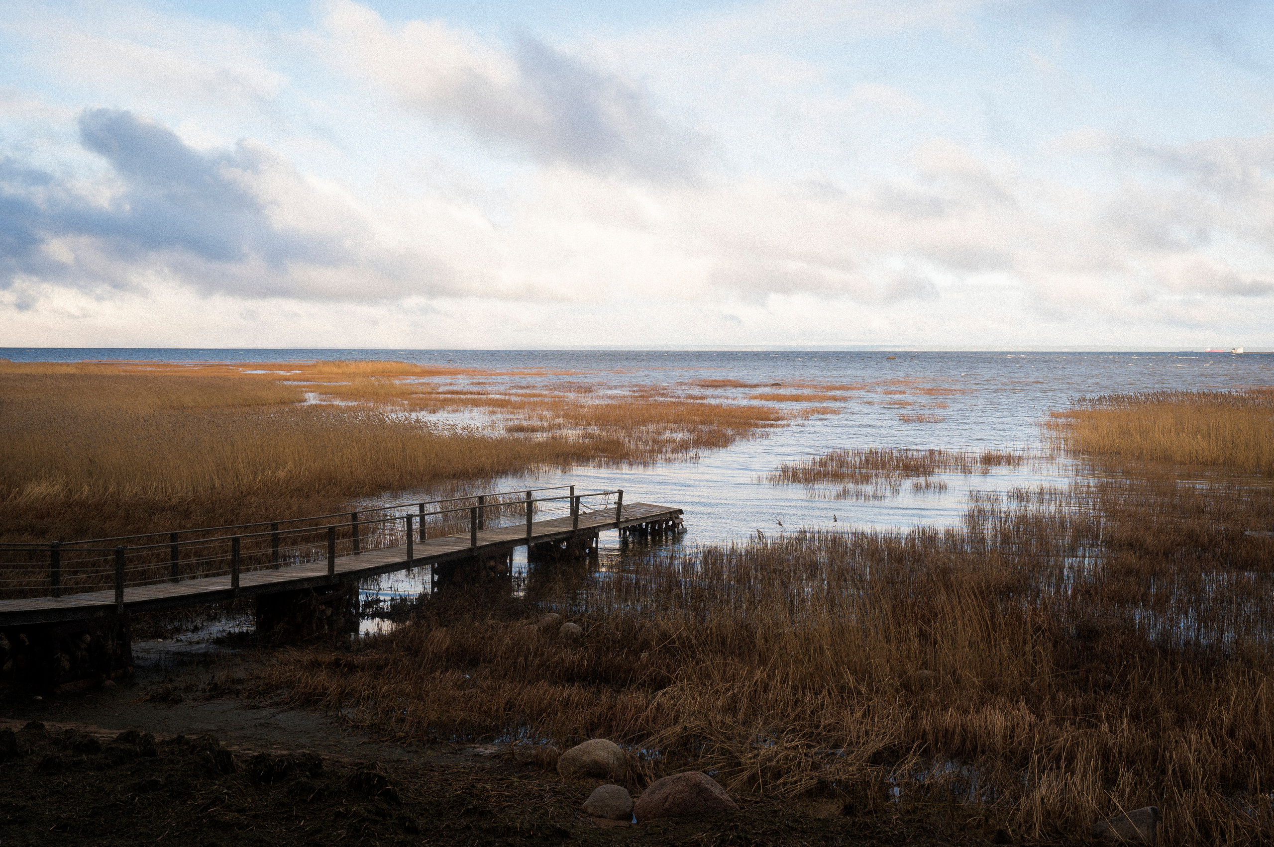 To the northwest of Russia. Kartascheff