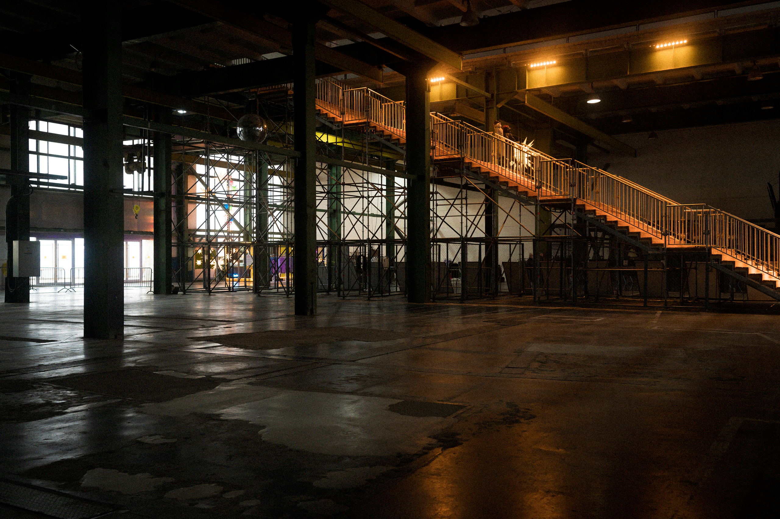 To the northwest of Russia. Kartascheff