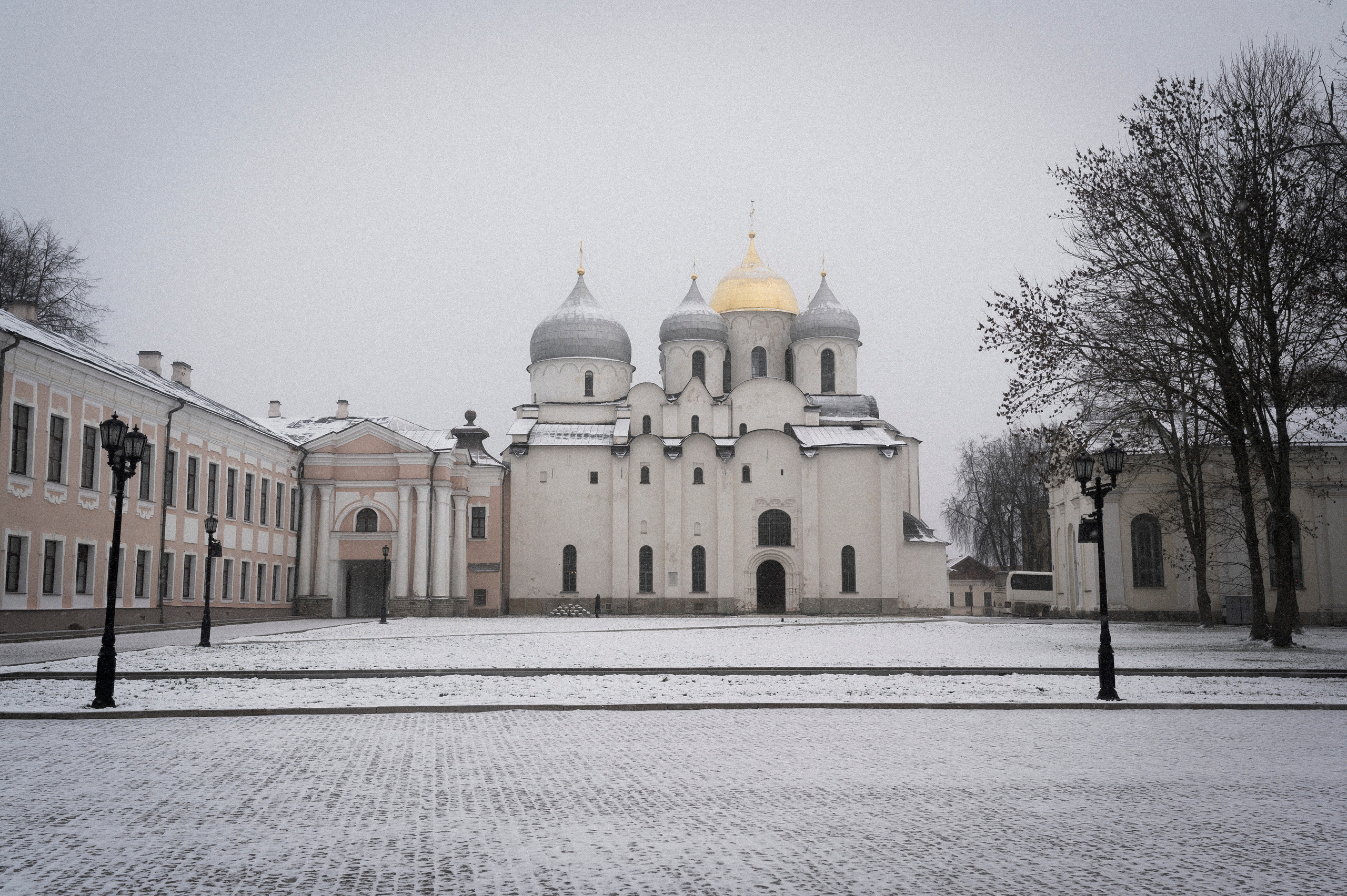 To the northwest of Russia. Kartascheff