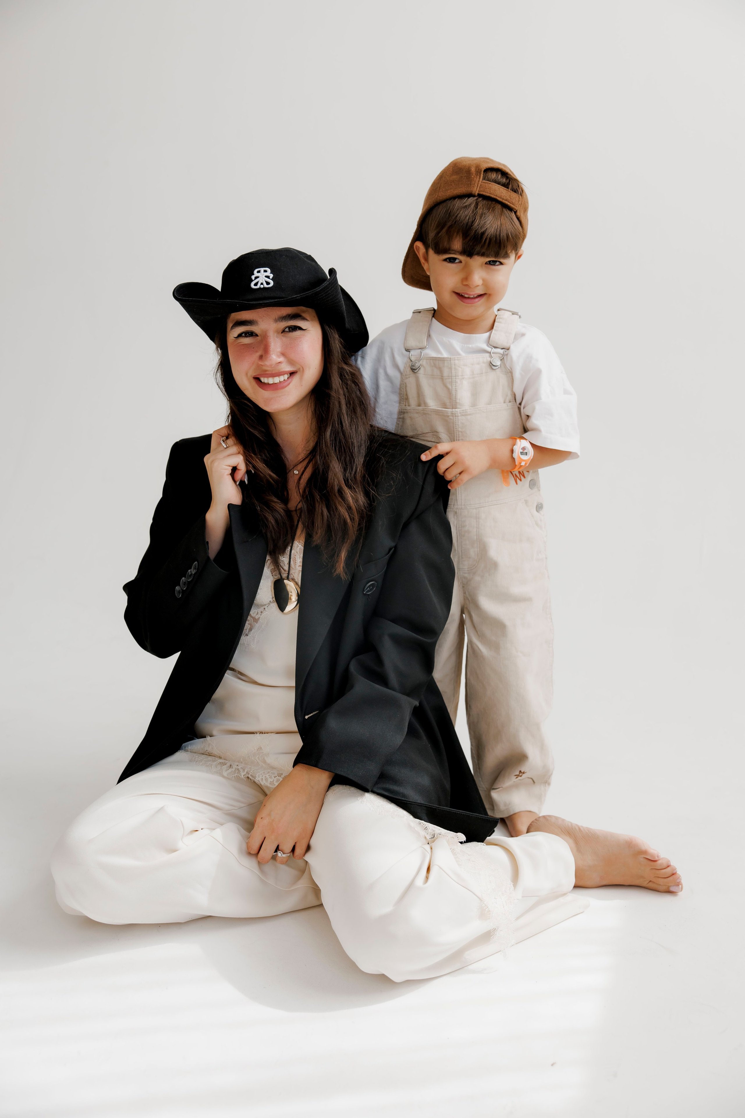 Family photoshoot inside the studio. Wedding and family photographer