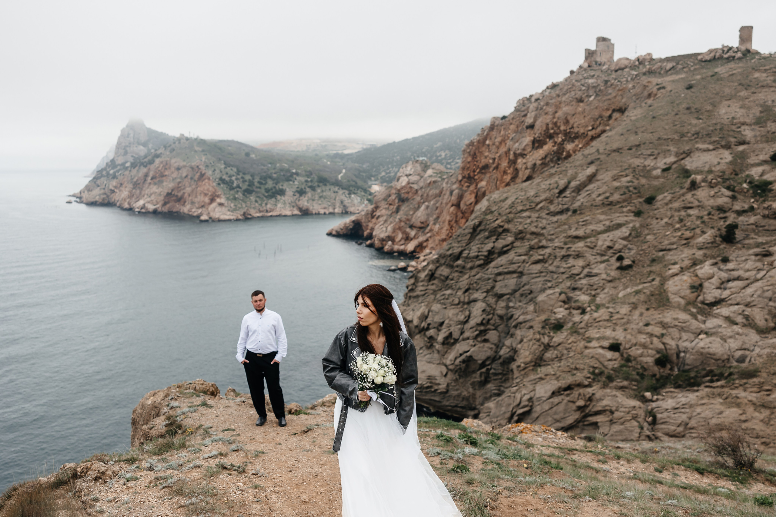 Анонс свадьбы Маргариты и Андрея. Туман на холмах Балаклавы. Свадебный фотограф в Крыму и Севастополе Ольга Баскакова