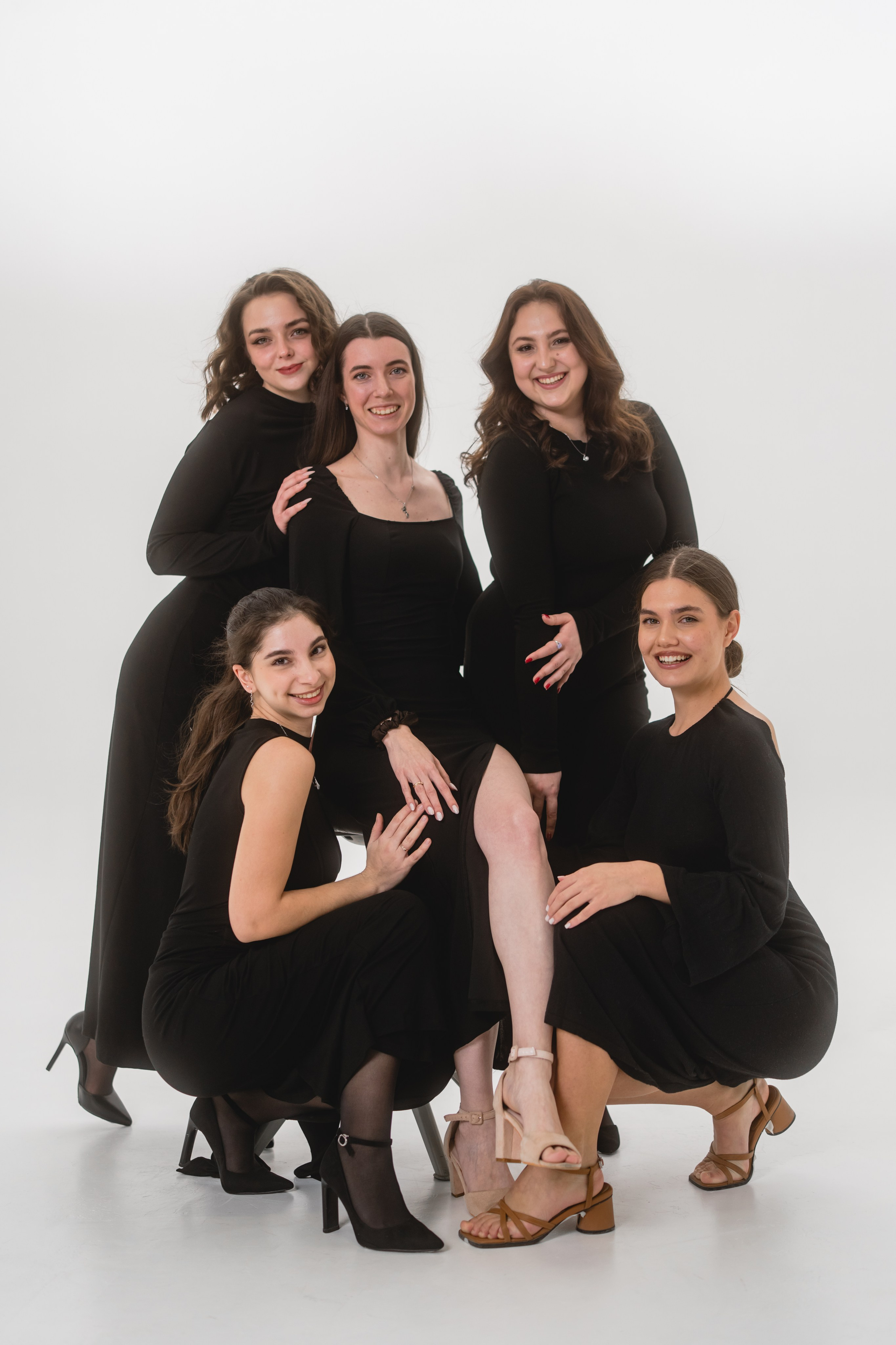 Студийная групповая фотосессия. Свадебный и индивидуальный фотограф Аля Мамакова