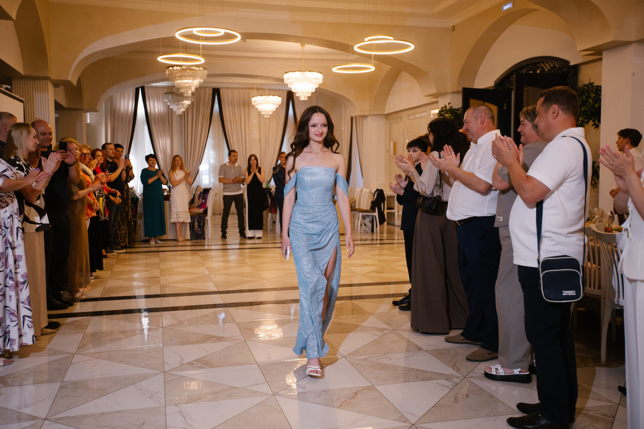 11 класс, ресторан «Тет-а-тет»