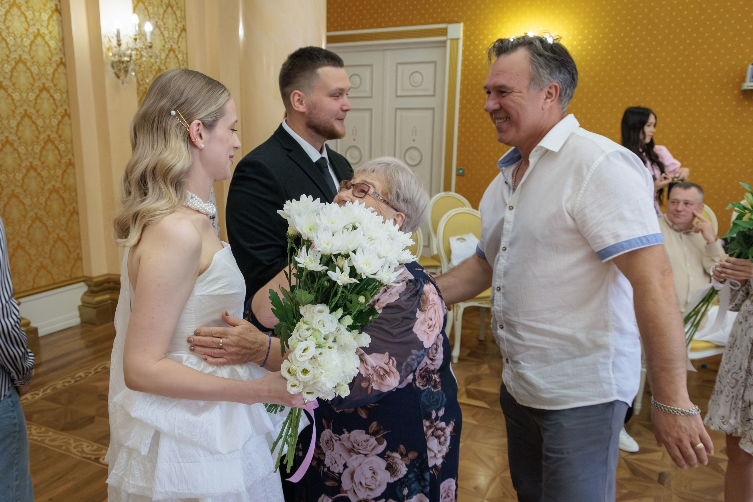 В ЗАГСе. Фотограф Владимир Юрлов