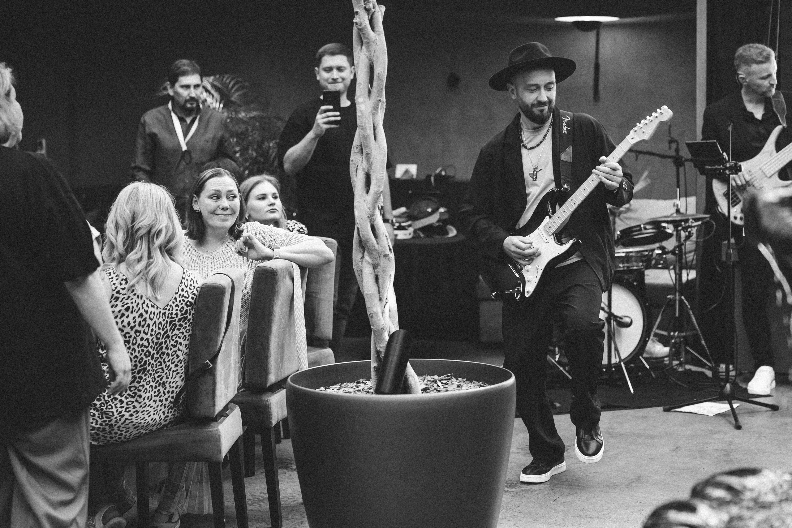 Репортажный фотограф на корпоратив, день рождения и другие мороприятия. Свадебный фотограф в Москве — Оскар Гелманов