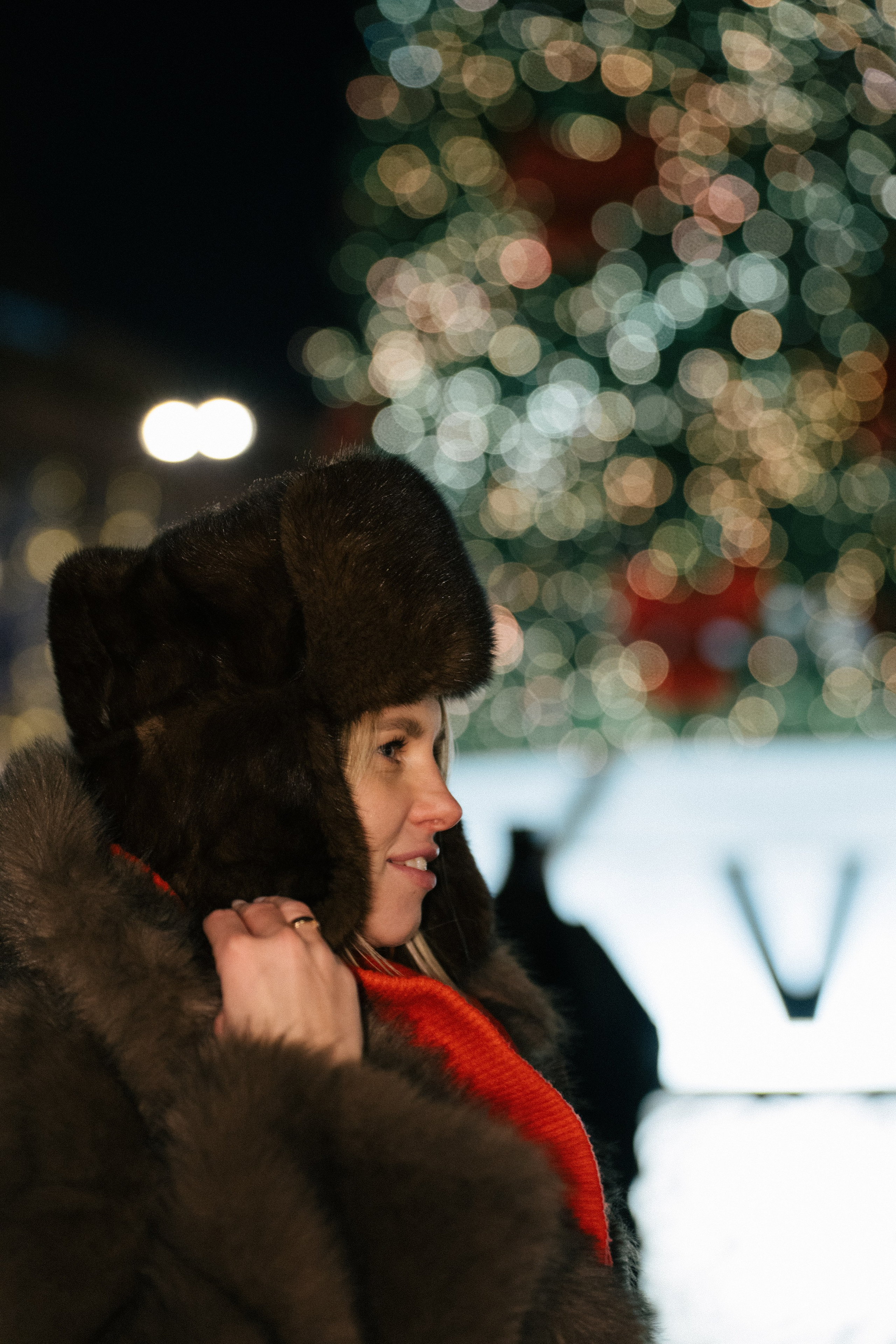 ПРОГУЛКА НА МАНЕЖНОЙ ПЛОЩАДИ ДЛЯ ДЕВУШКИ ПЕРЕД НОВЫМ ГОДОМ (НОВОГОДНЯЯ ФОТОСЕССИИЯ НА МАНЕЖНОЙ ПЛОЩАДИ). Профессиональный фотограф, Санкт-Петербург — Виктория Богомолова