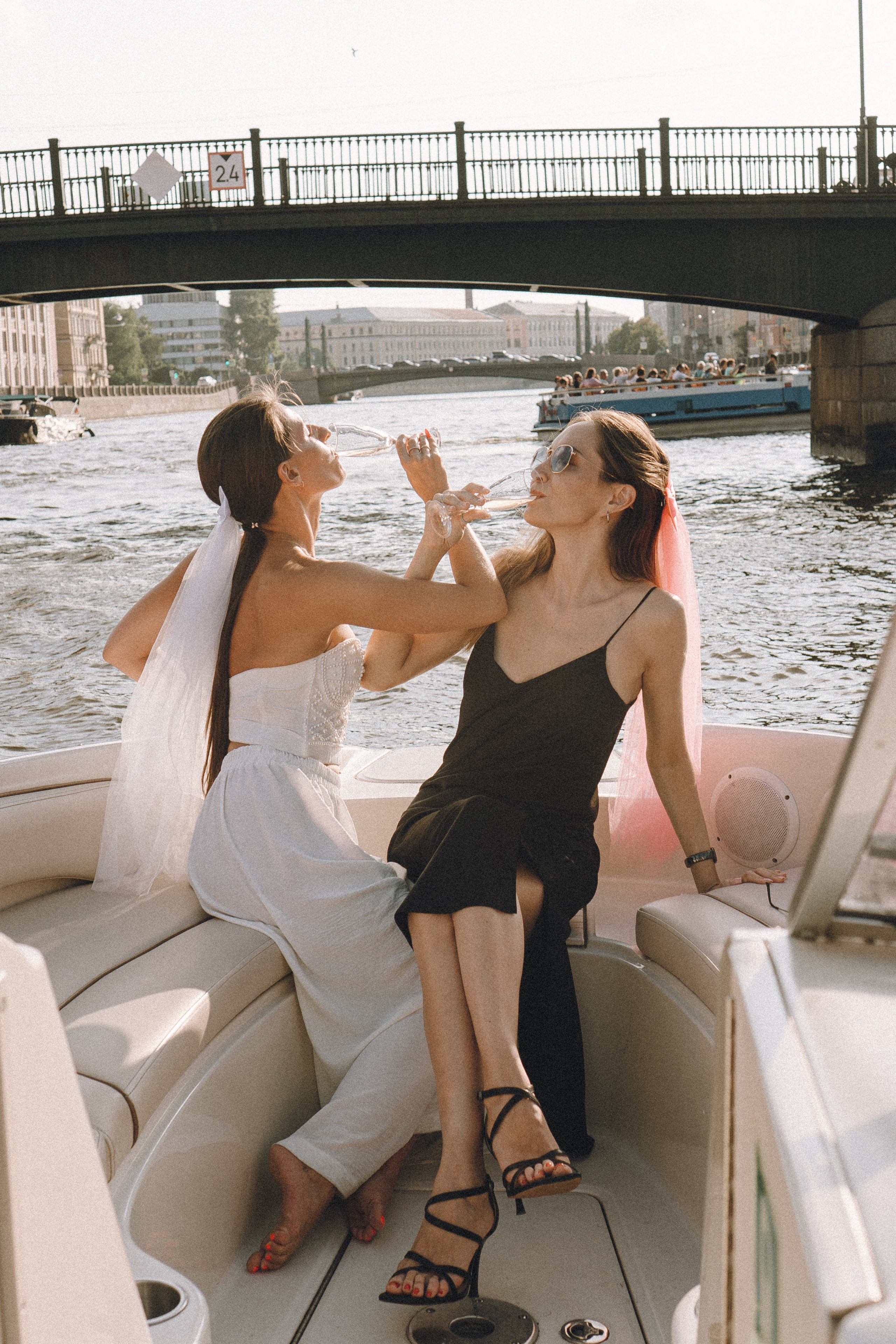 ДЕВИЧНИК НА КАТЕРЕ. Профессиональный фотограф, Санкт-Петербург — Виктория Богомолова