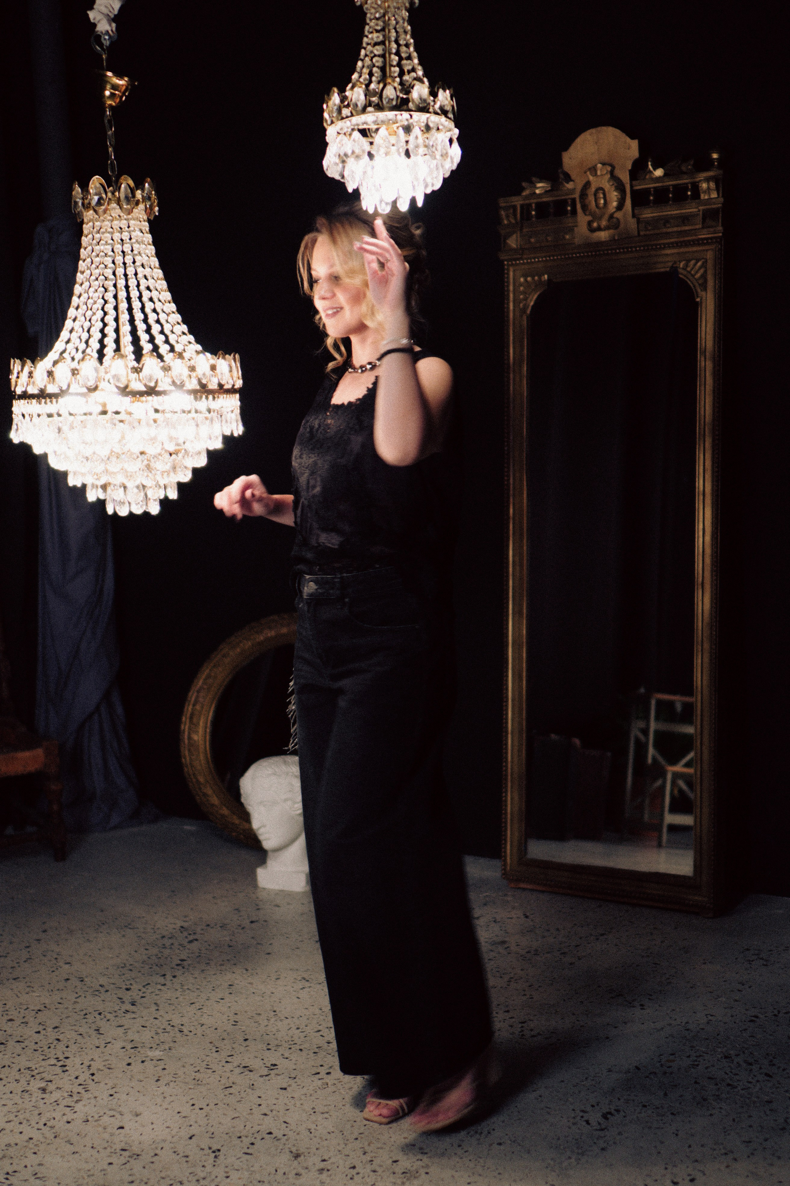 НОВОГОДНЯЯ ФОТОСЕСИИЯ В СТУДИИ ДЛЯ ДЕВУШКИ И ПРОГУЛКА ПО ЧЕРНЫШЕВСКОЙ. Профессиональный фотограф, Санкт-Петербург — Виктория Богомолова