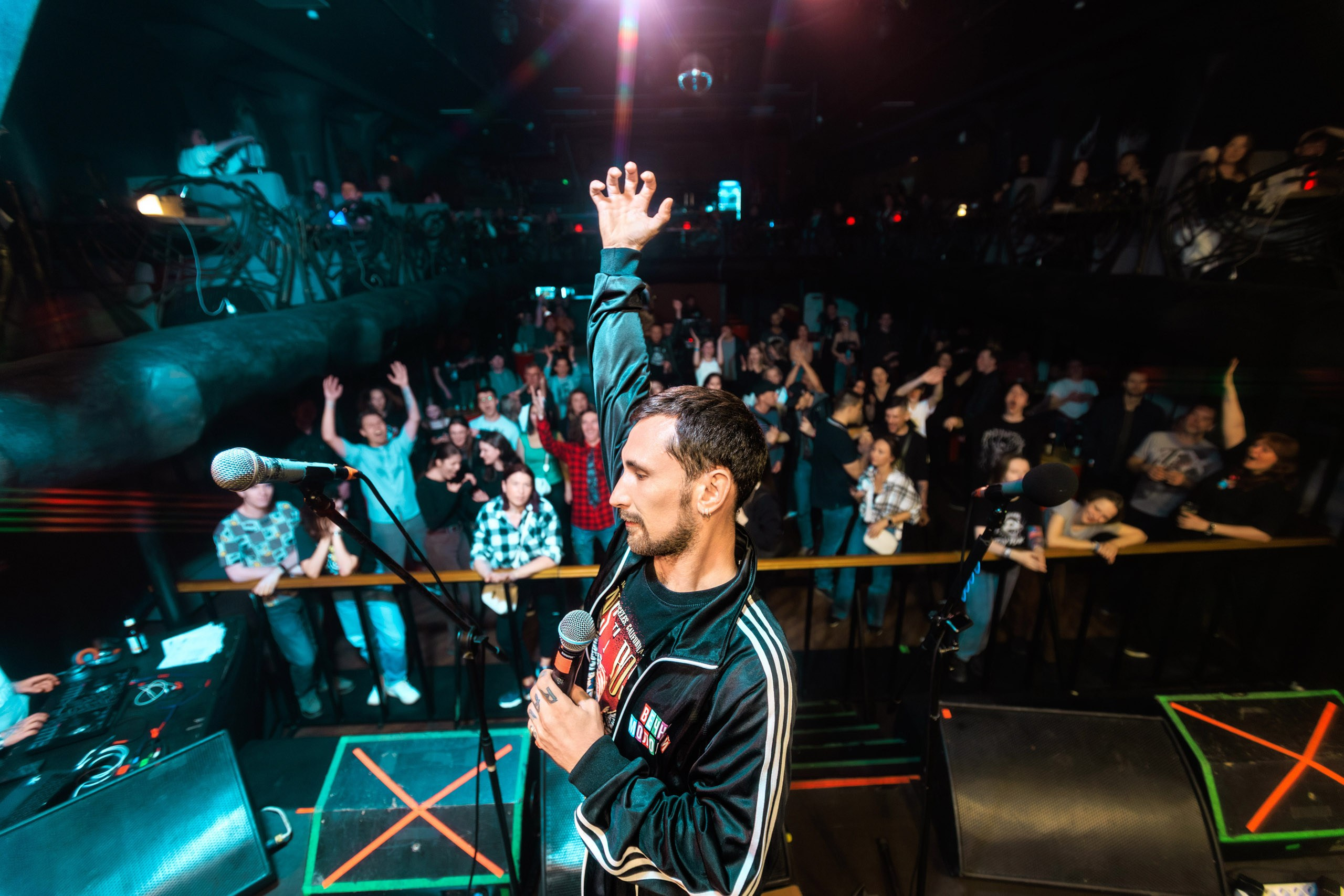 30.08.25 Олдскулы. Репортажный фотограф Екатеринбург | Яркий, качественный репортаж | Концерты, клубы, репортаж, праздники, корпоративы