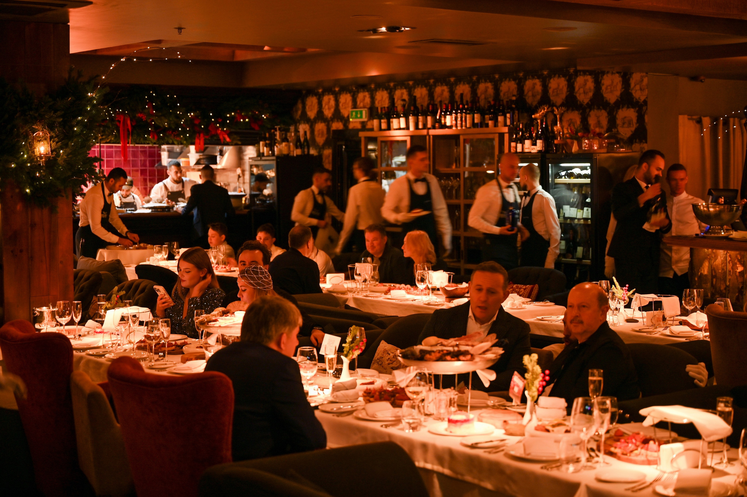 Новый год 2025 в ресторане Red Fox. Репортажный фотограф в Красной Поляне и Сочи Павлюченко Екатерина