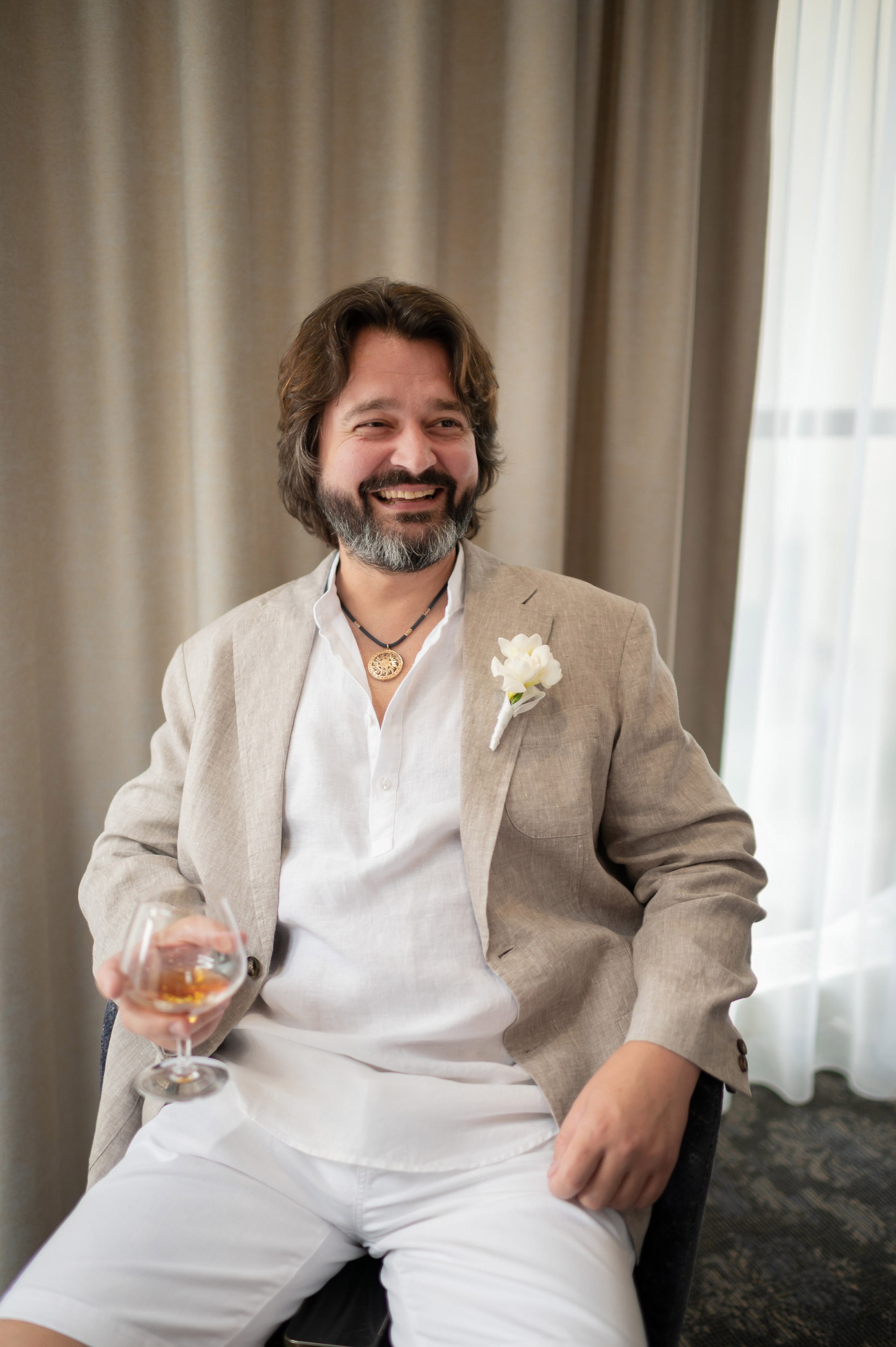 Юлия и Павел (сборы невесты, Невская ратуша, красный Buick, прогулка по рекам на катере). Портретный, семейный и свадебный фотограф в Санкт-Петербурге и в Пушкине Ширяев Денис