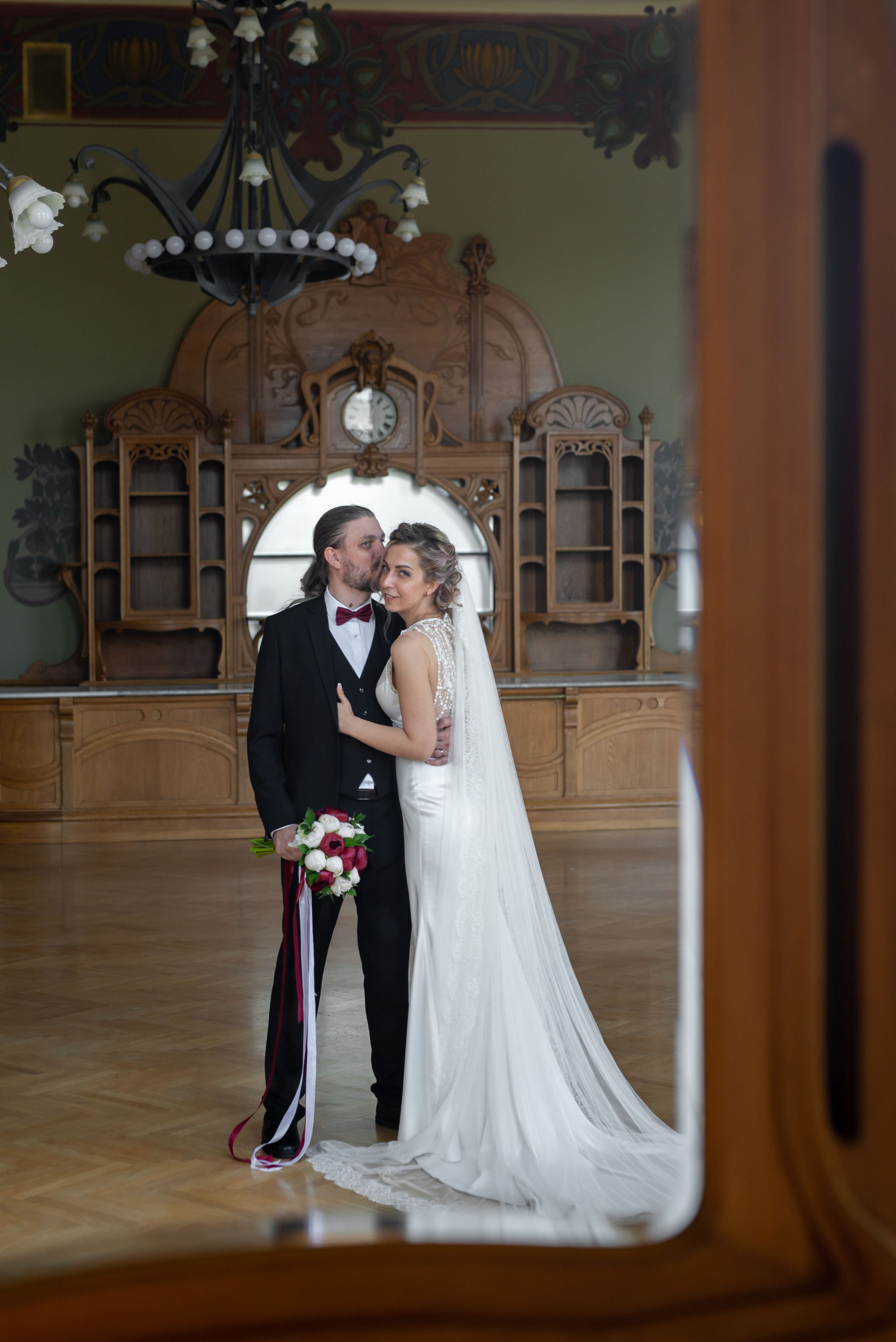 Юлия и Денис (фотосессия на Витебском вокзале и в Польском саду). Портретный, семейный и свадебный фотограф в Санкт-Петербурге и в Пушкине Ширяев Денис