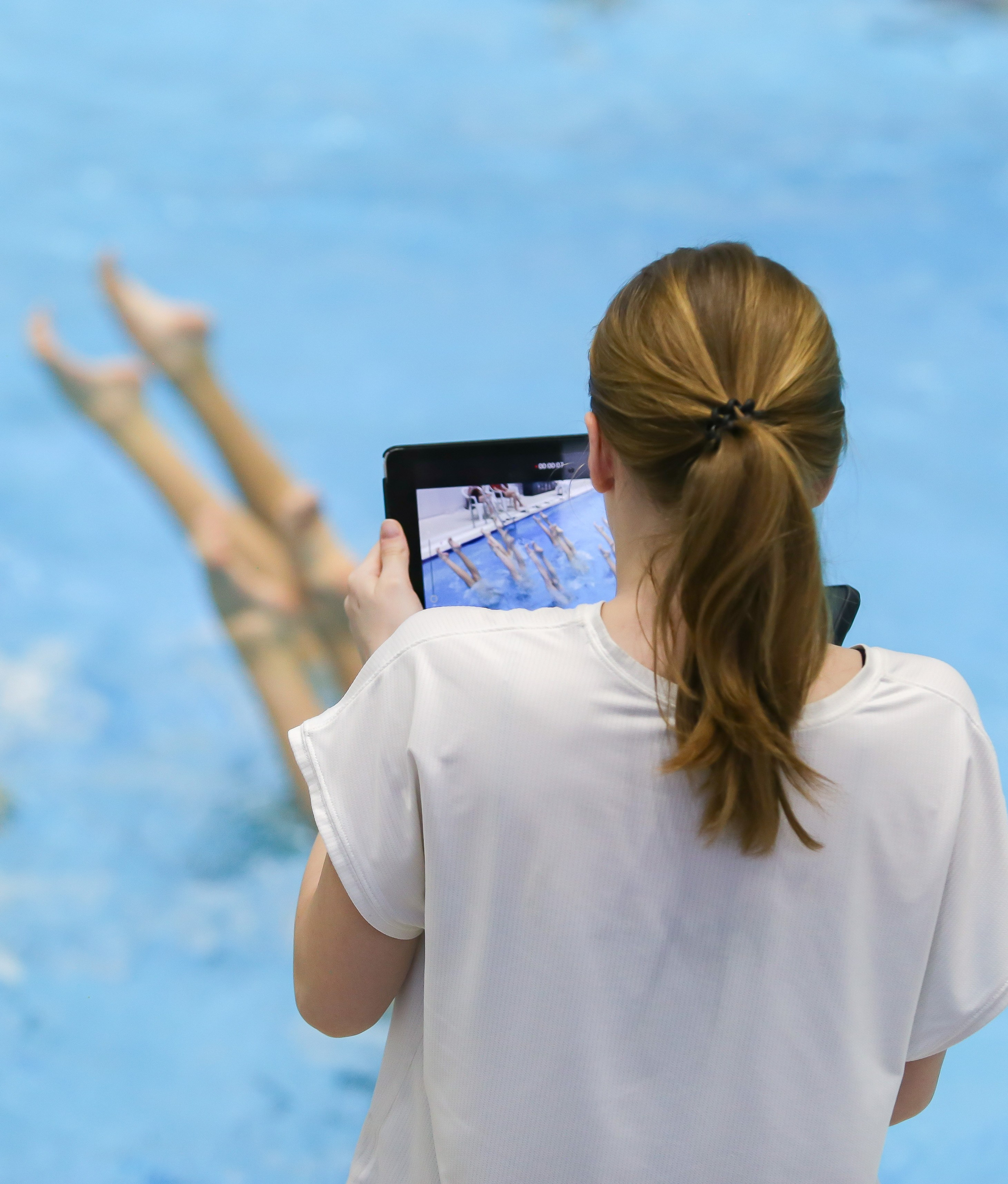 Тренировка перед соревнованиями по синхронному плаванию. Репортажный фотограф в Москве