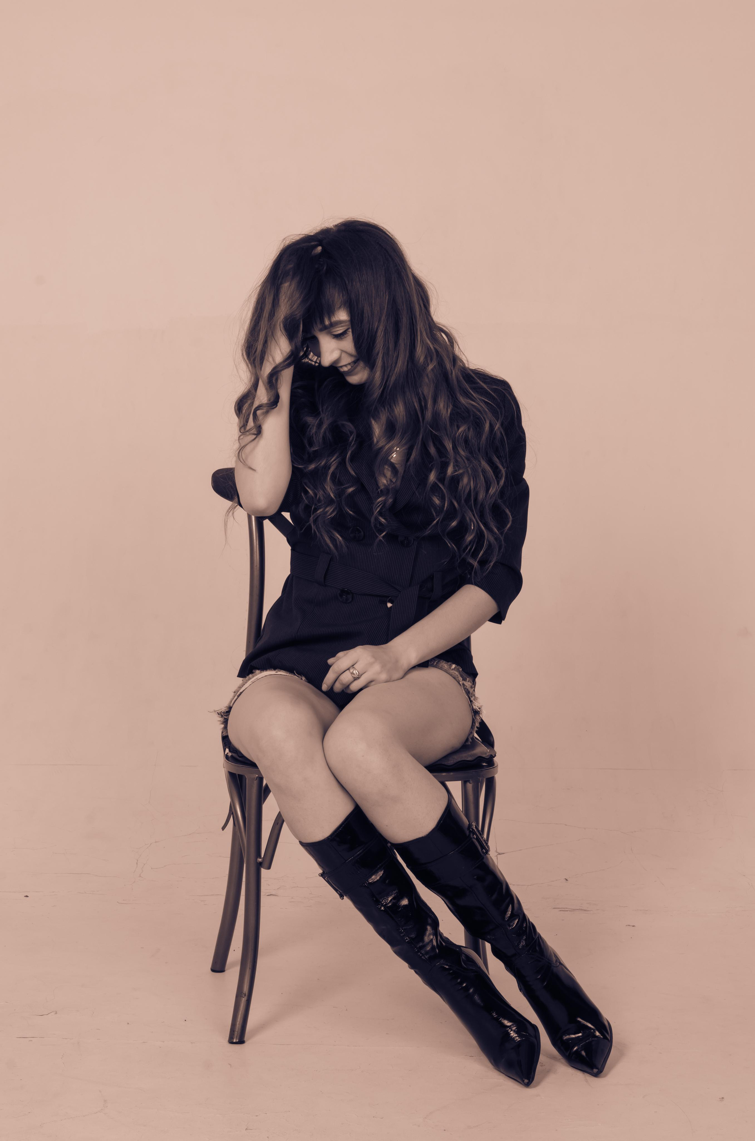 Студийная фотосессия Ксении в стиле ч/б. Свадебный и семейный фотограф в Хабаровске Оксана Новикова