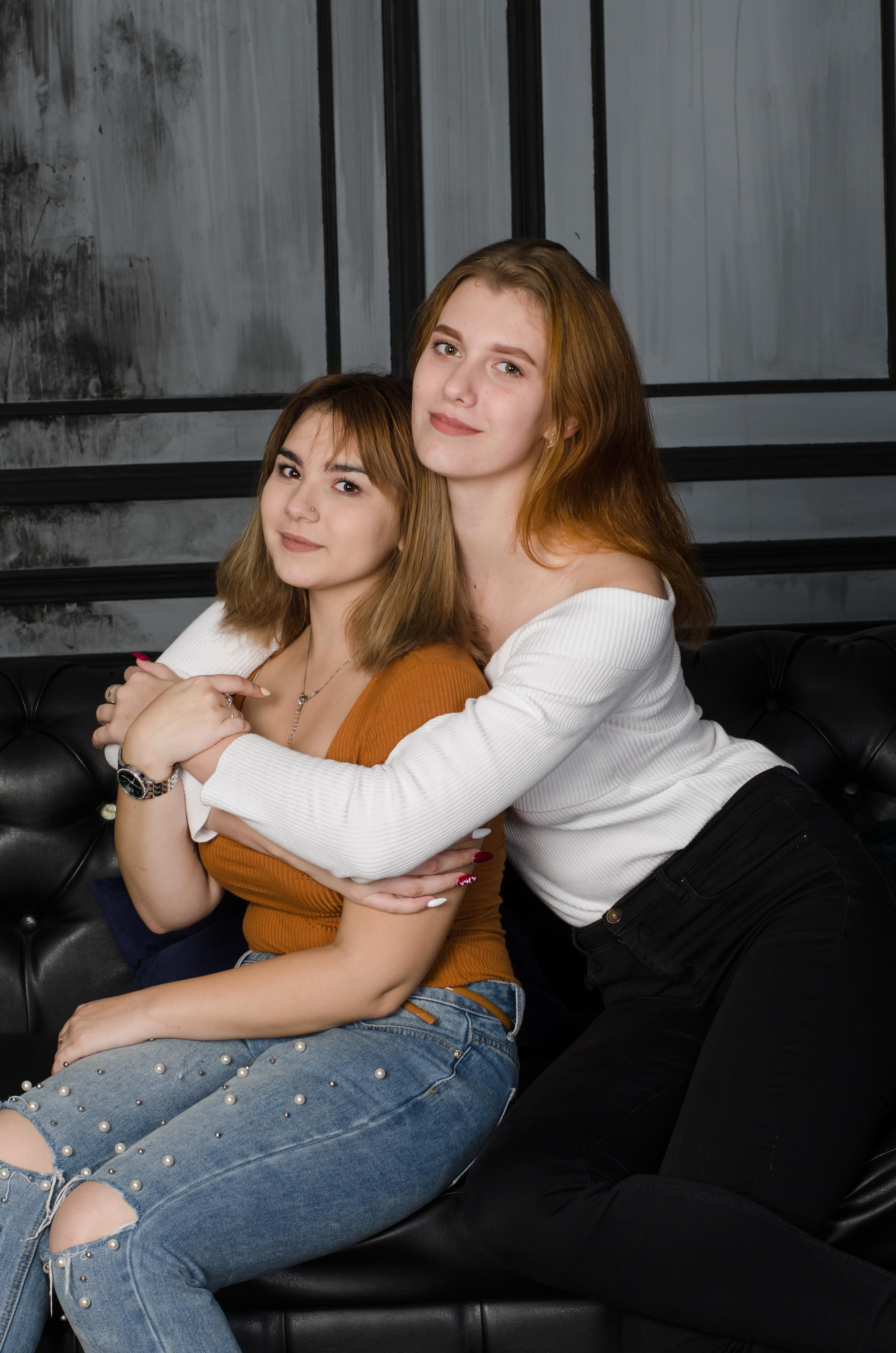 Студийная фотосессия для Ани и Алисы. Свадебный и семейный фотограф в Хабаровске Оксана Новикова