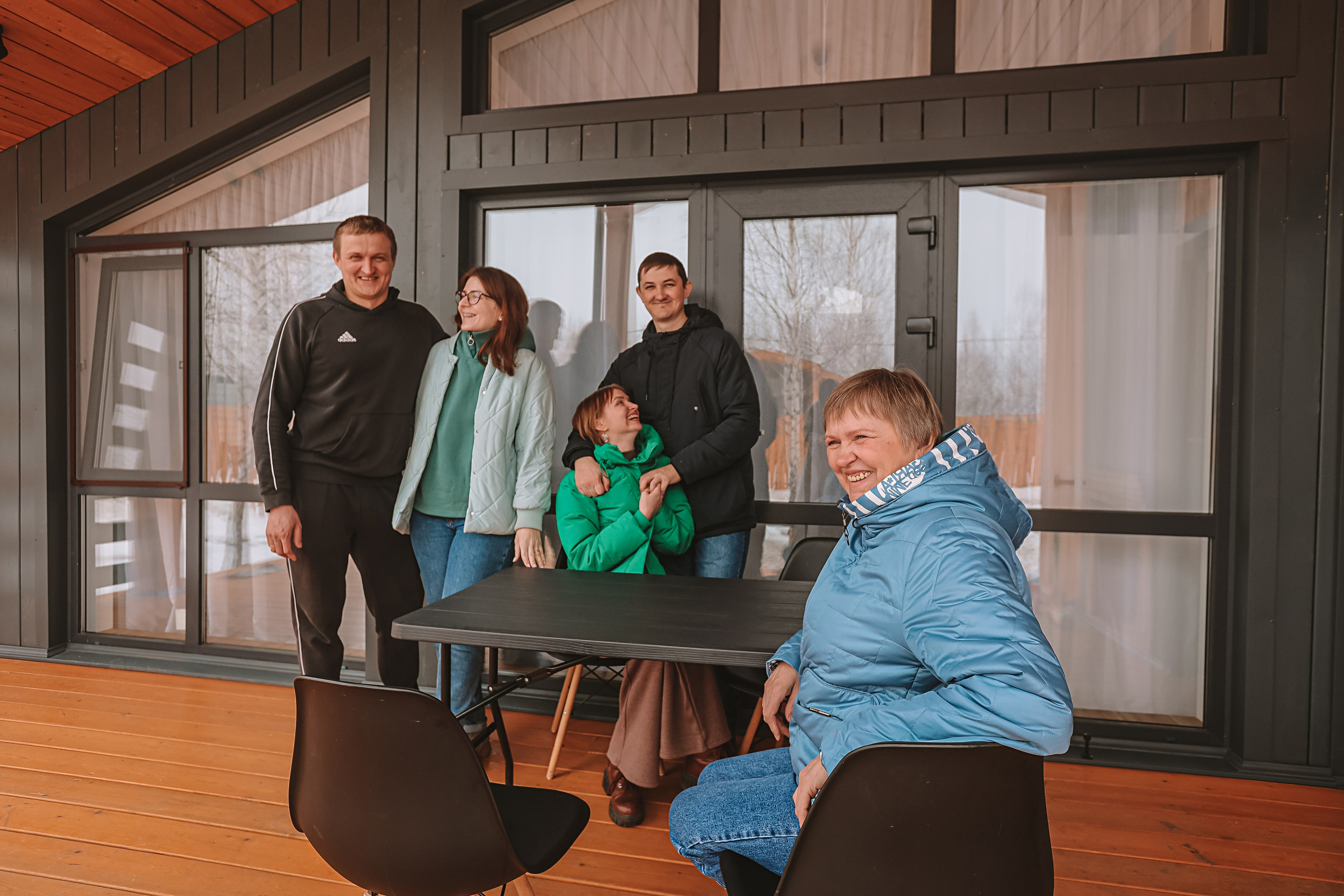 Семейная в домике (репортаж). Семейный фотограф Тюмень, фотограф на роды Салмина Мария