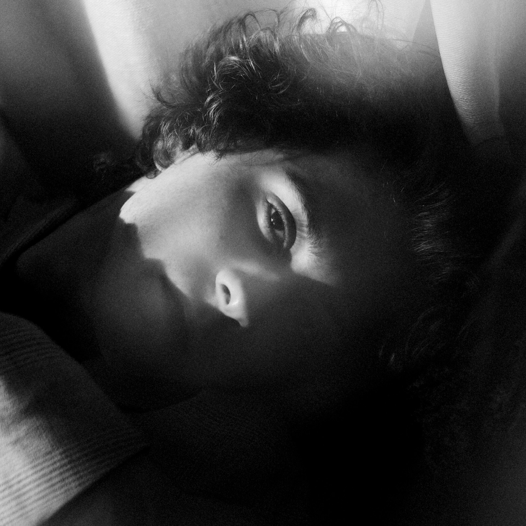 Инверсия снов | Мужской портрет в Тюмени | Фотограф Дарья Мустафина. Портретный фотограф Тюмень Дарья Мустафина