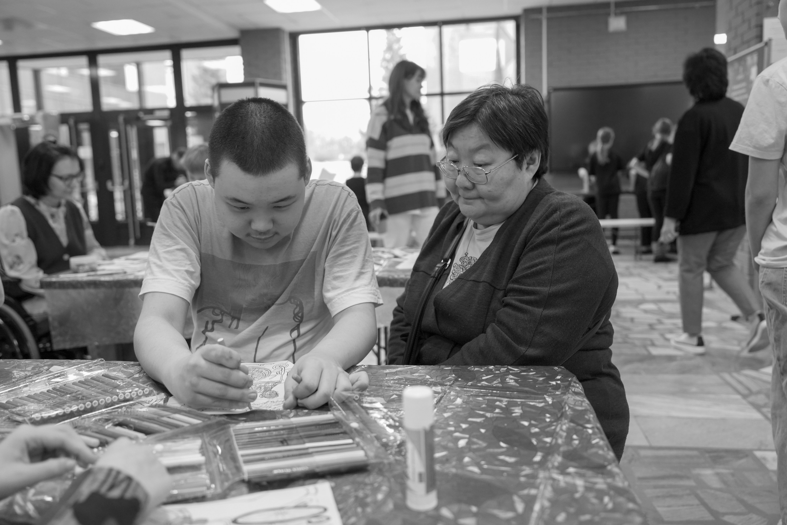 Репортаж выставки и концерта ко дню информирования об аутизме. Детский, семейный фотограф: newborn, беременность, годовасие, репортаж. Москва