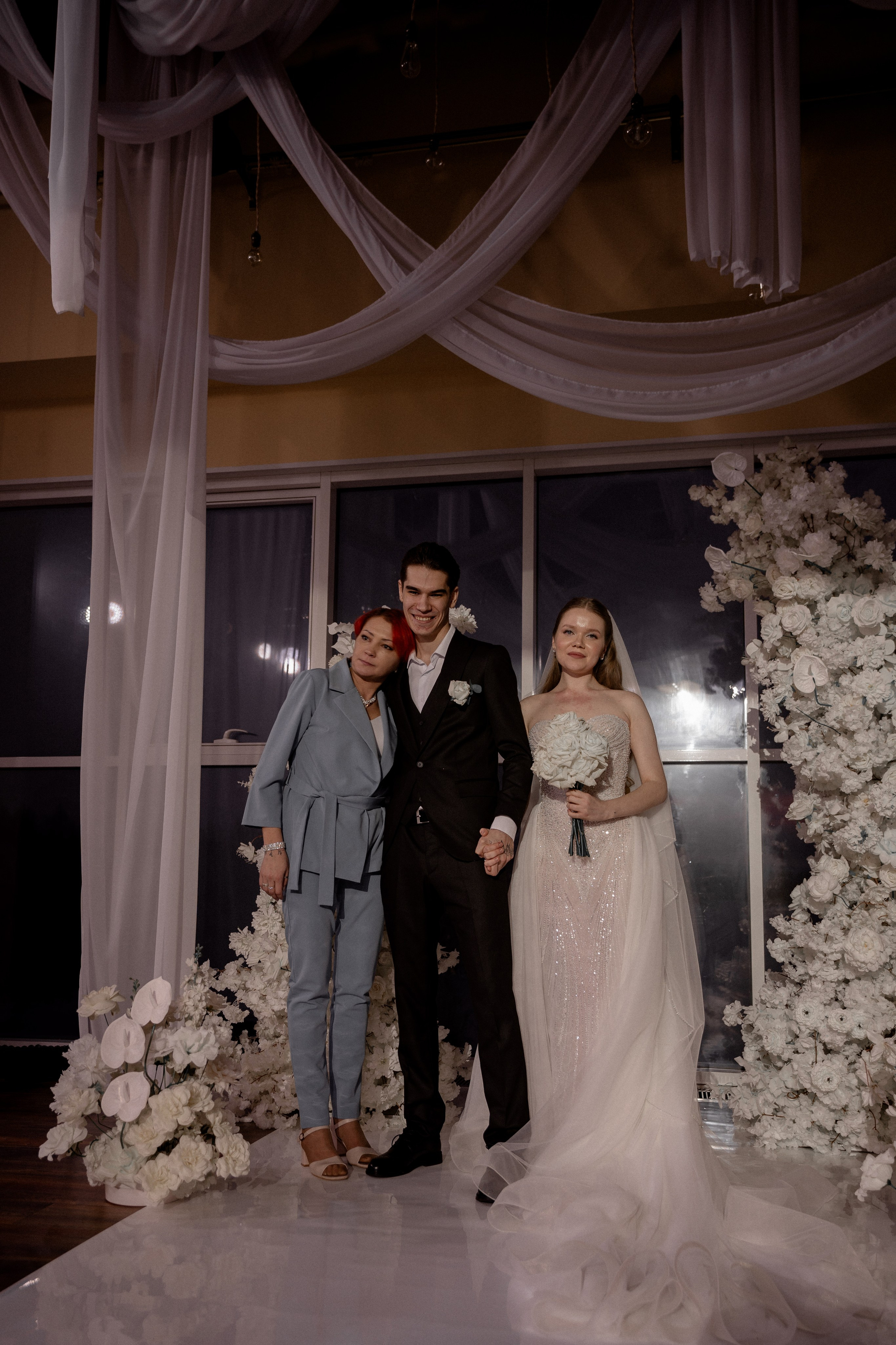 СВАДЕБНАЯ СЬЕМКА СБОРОВ В ОТЕЛЕ И ВЫЕЗД НА ЦЕРЕМОНИЮ (СНЯТО В СИБИРЕ В НИЖНЕВАРТОВСКЕ). Профессиональный фотограф, Санкт-Петербург — Виктория Богомолова