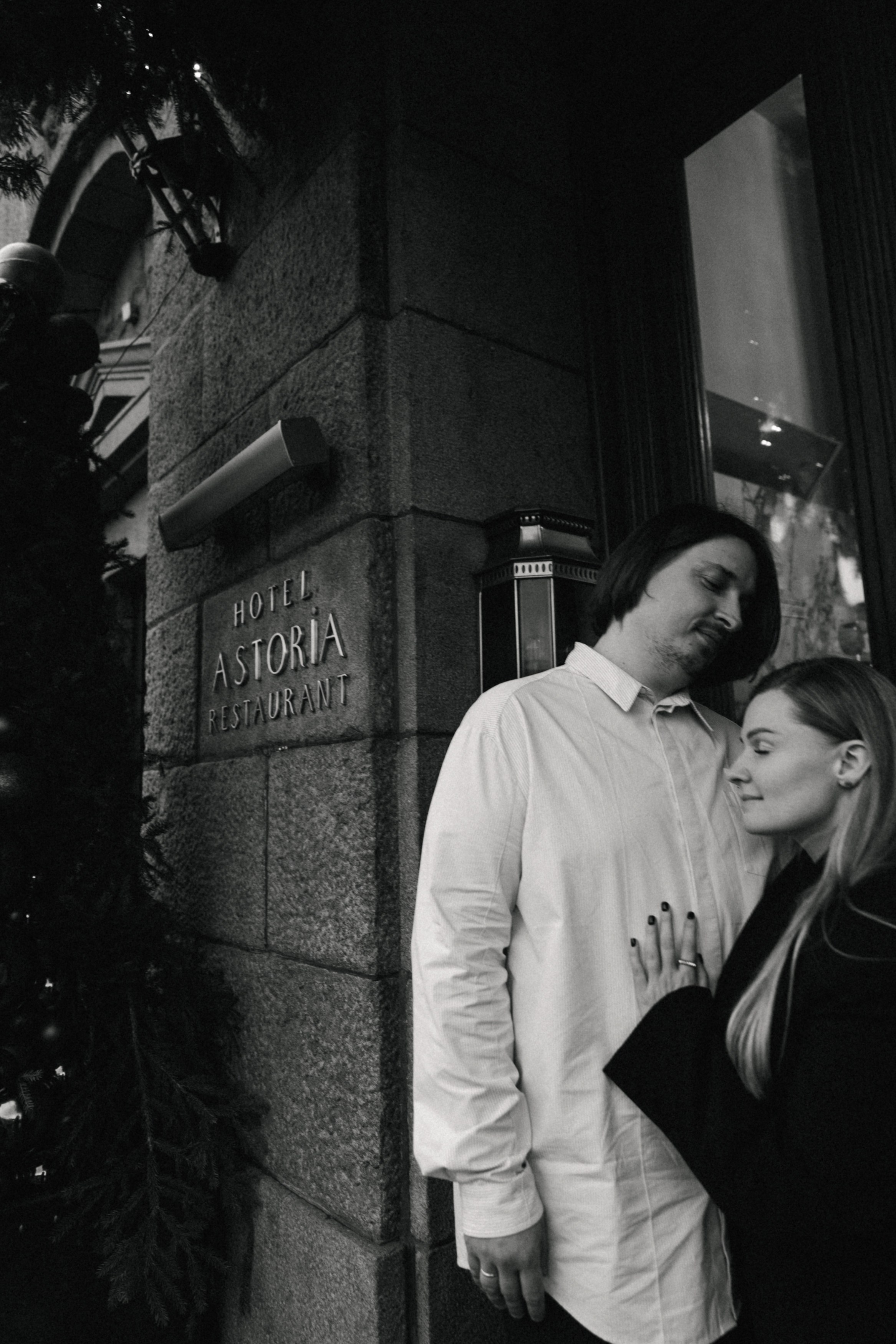 Даша и Витя в Астории. Репортажный и портретный фотограф в Санкт-Петербурге Степлевич Дарья