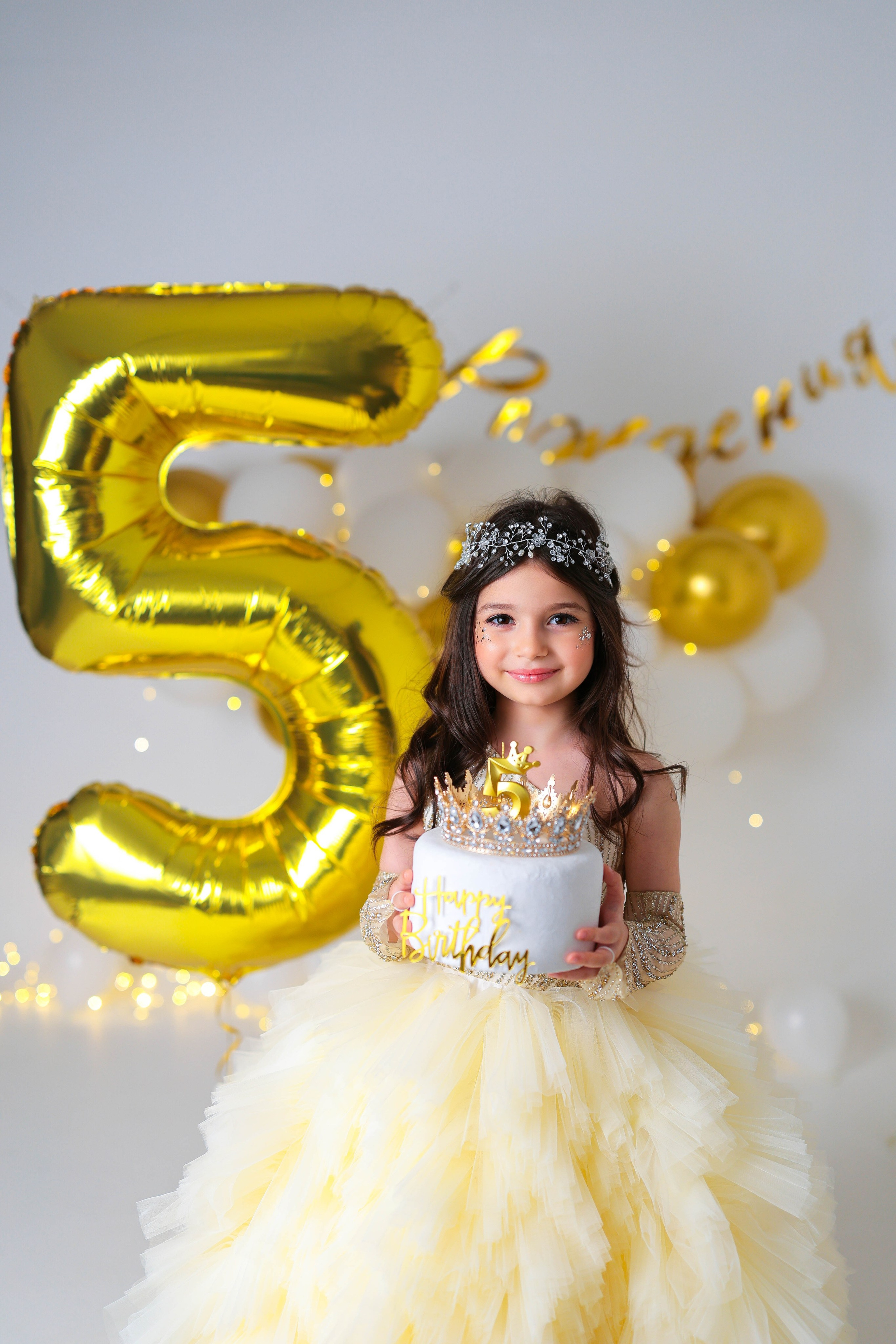 Малышки Антураж