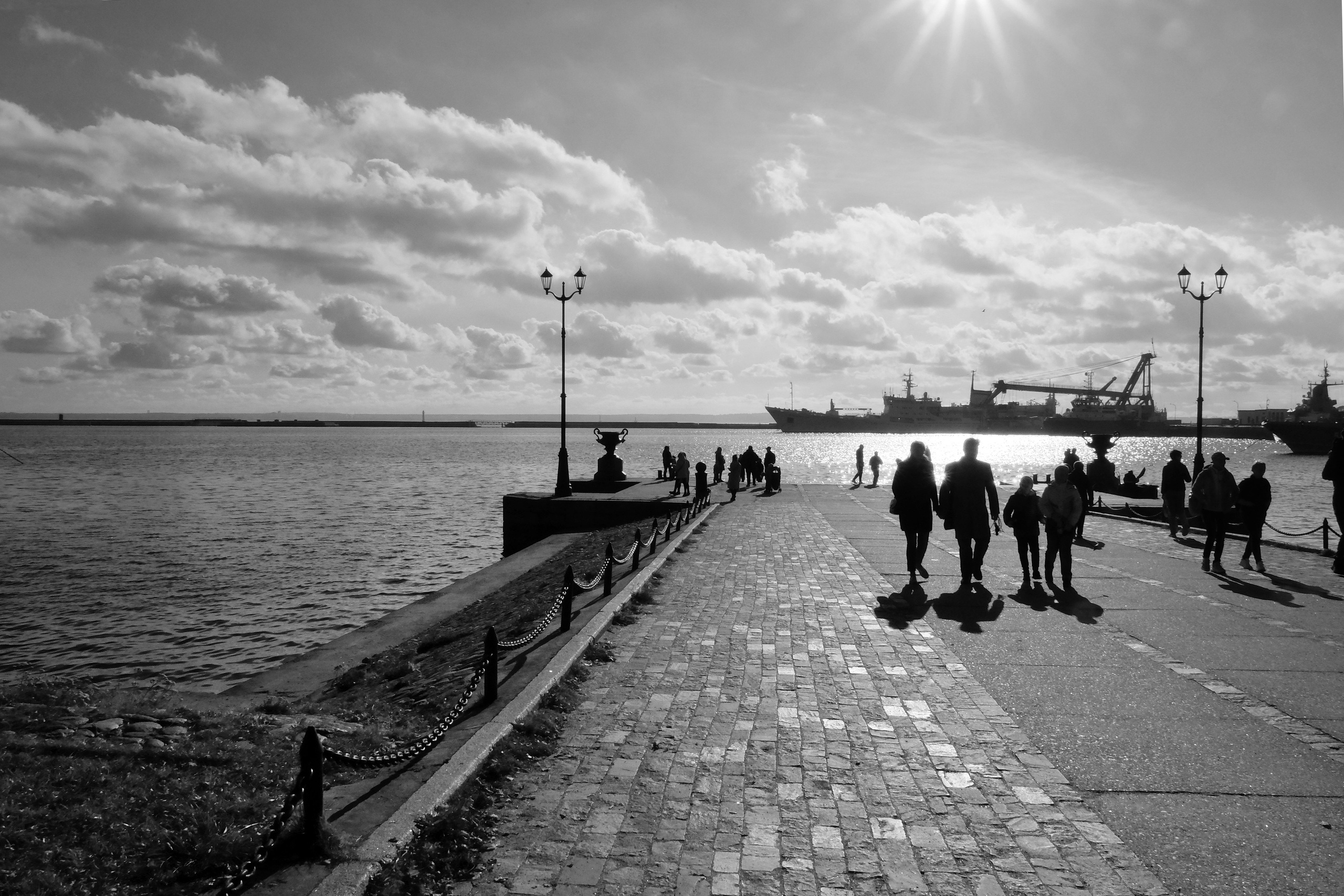 На улице. Главная