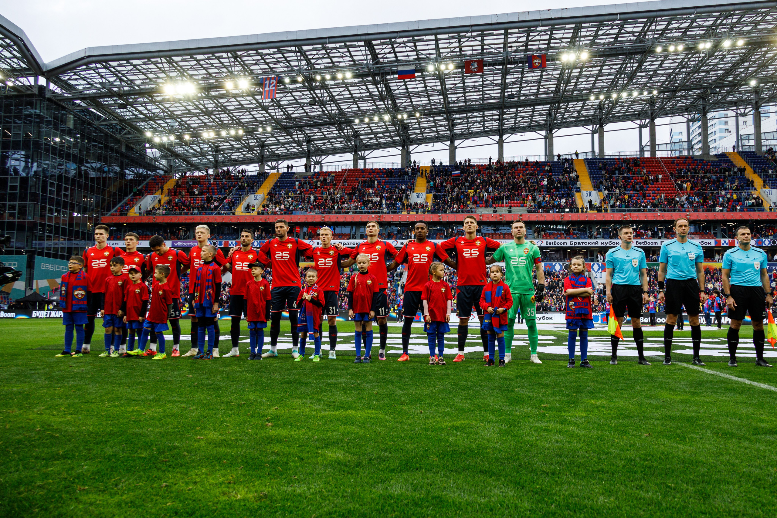 ФУТБОЛ: ЦСКА — ПАРТИЗАН. Фотограф Павел Подшивалов