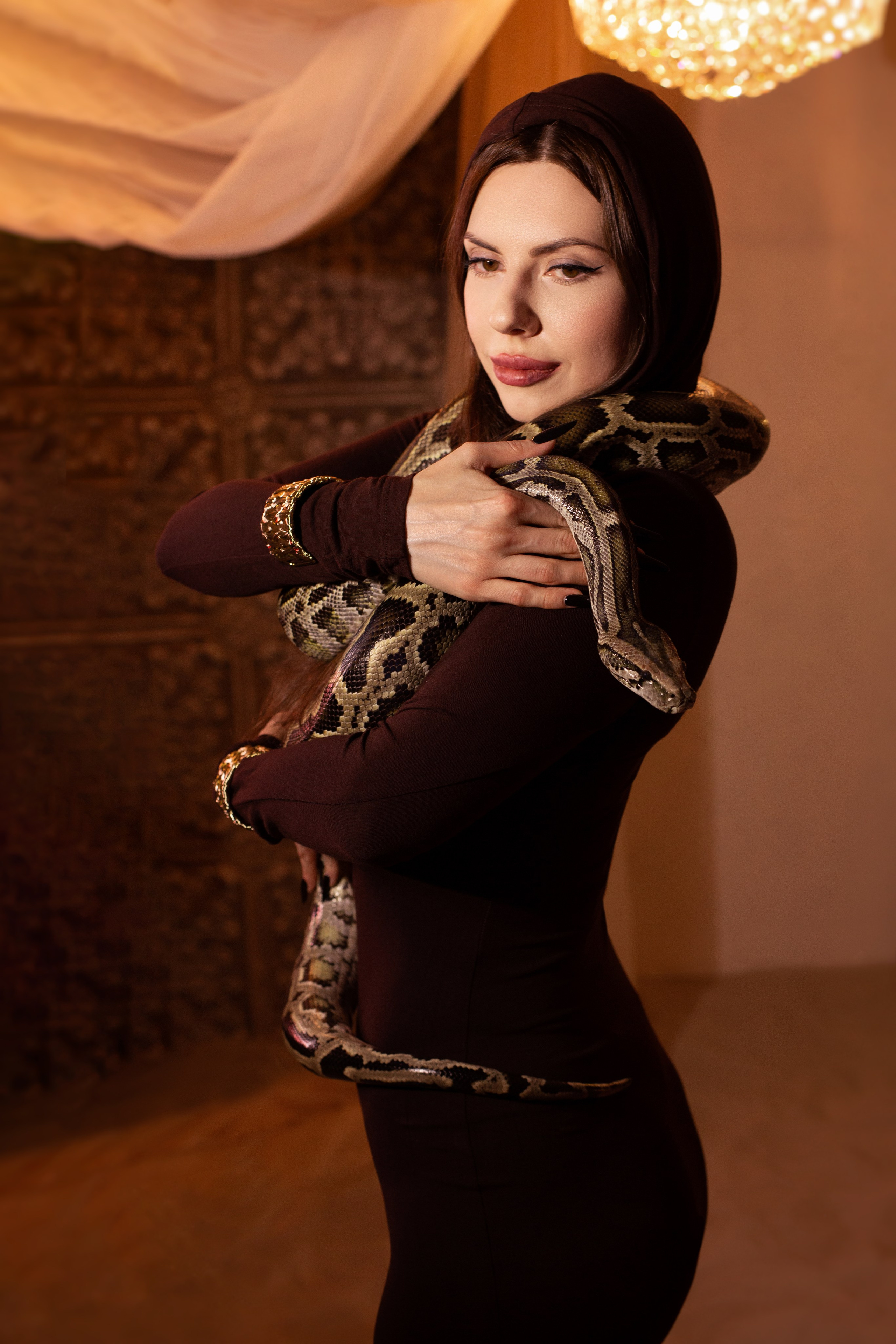 Женская фотосессия с настояшим питоном в студии Ставрополя. Фотограф Ставрополь Пятигорск Елизавета Дарина