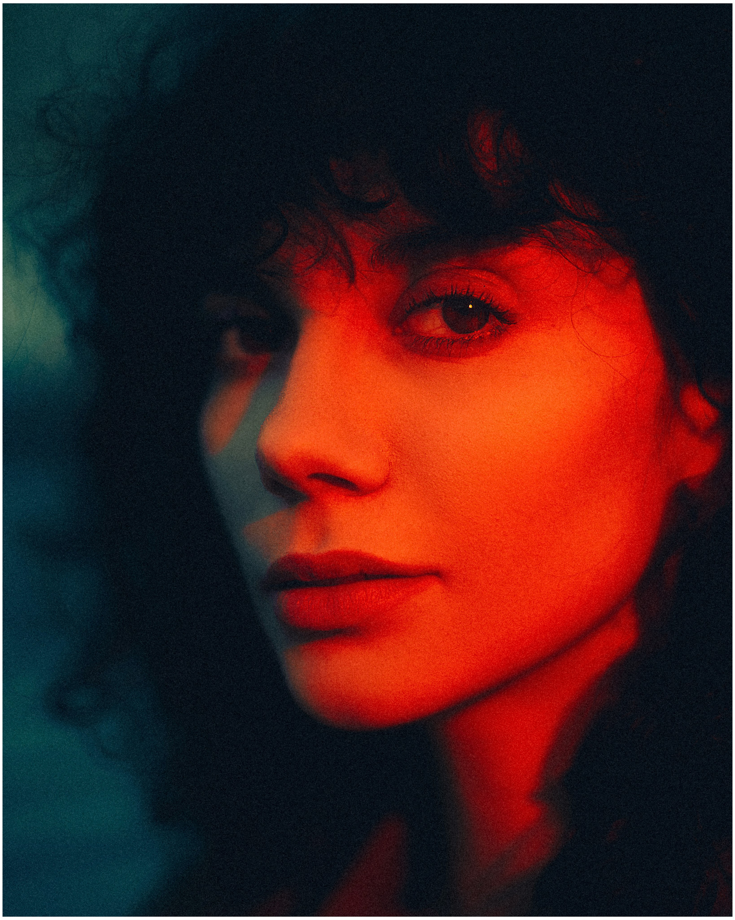 Фотосессия с цветным светом на улице