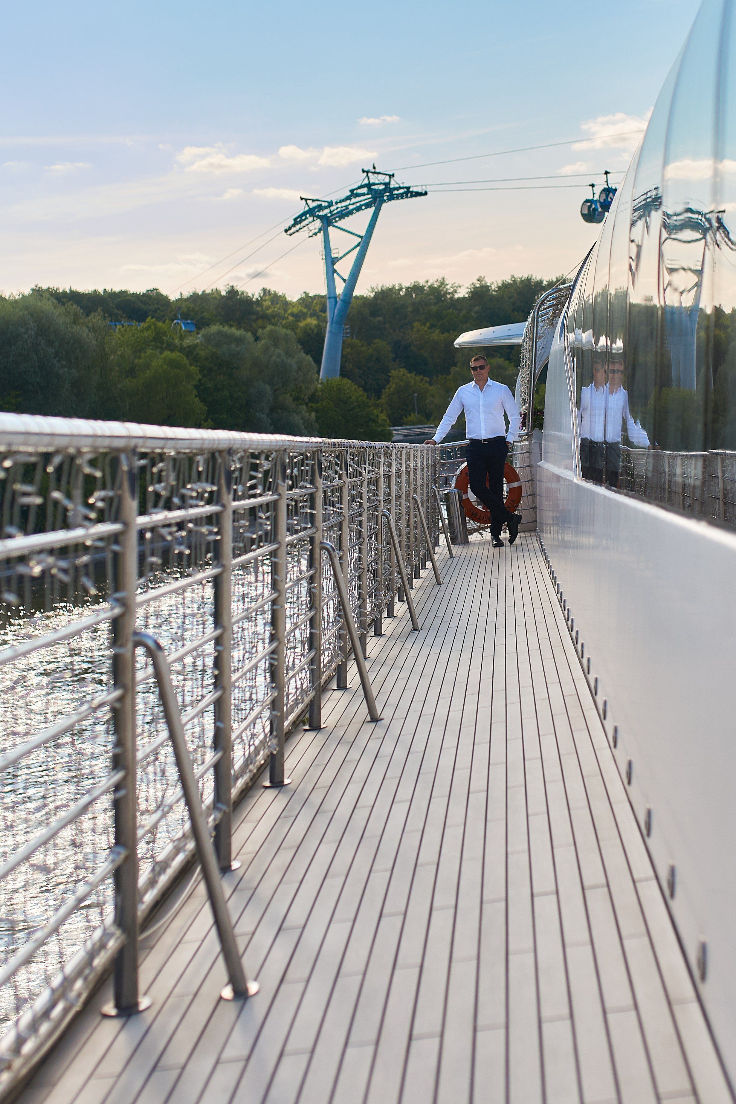 Свадебная прогулка на корабле, по Москве-реке