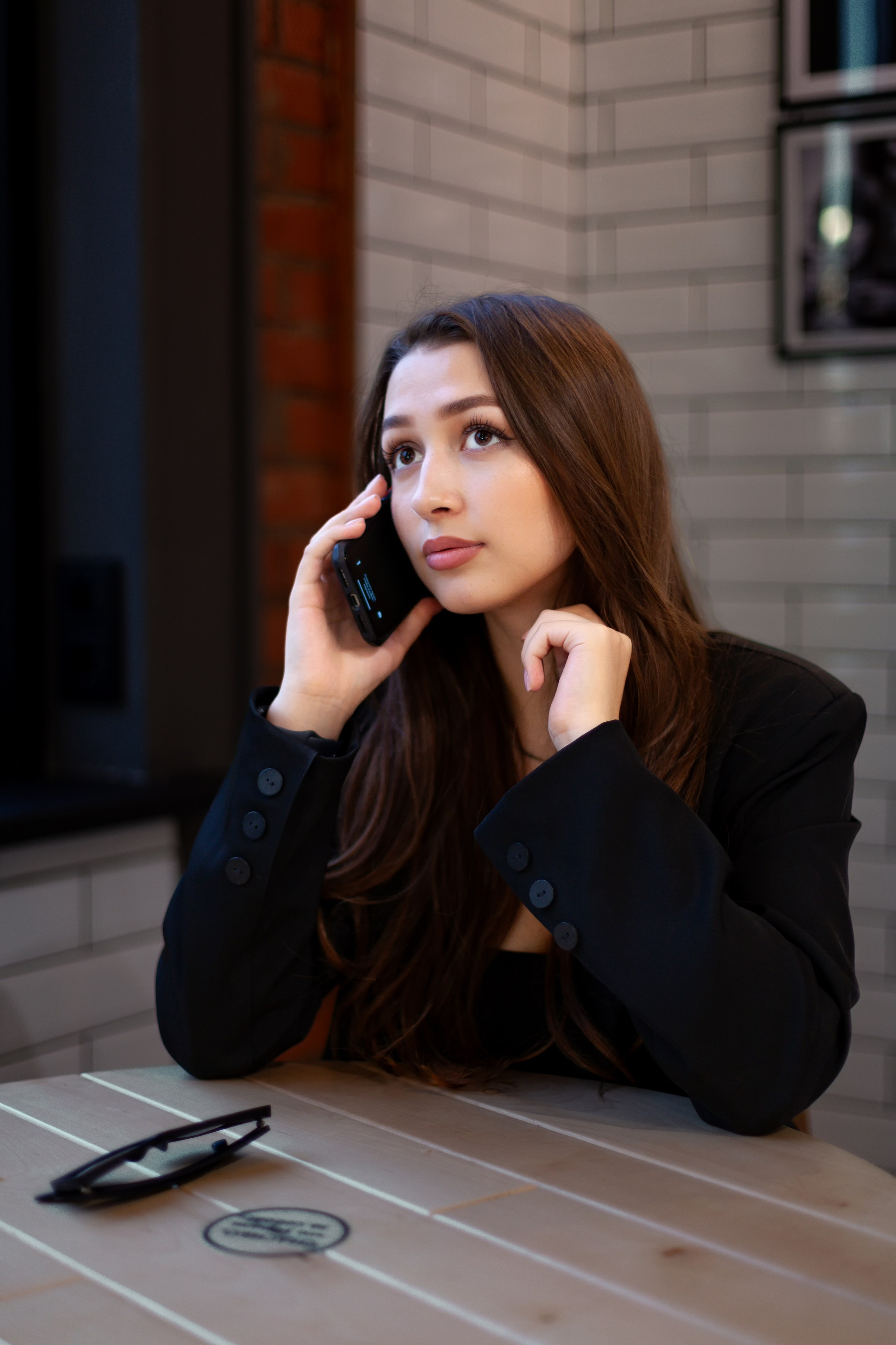 Она знает, как выглядеть стильно, даже если в запасе всего 5 минут. Фотограф в Томске Евгения Гуляева