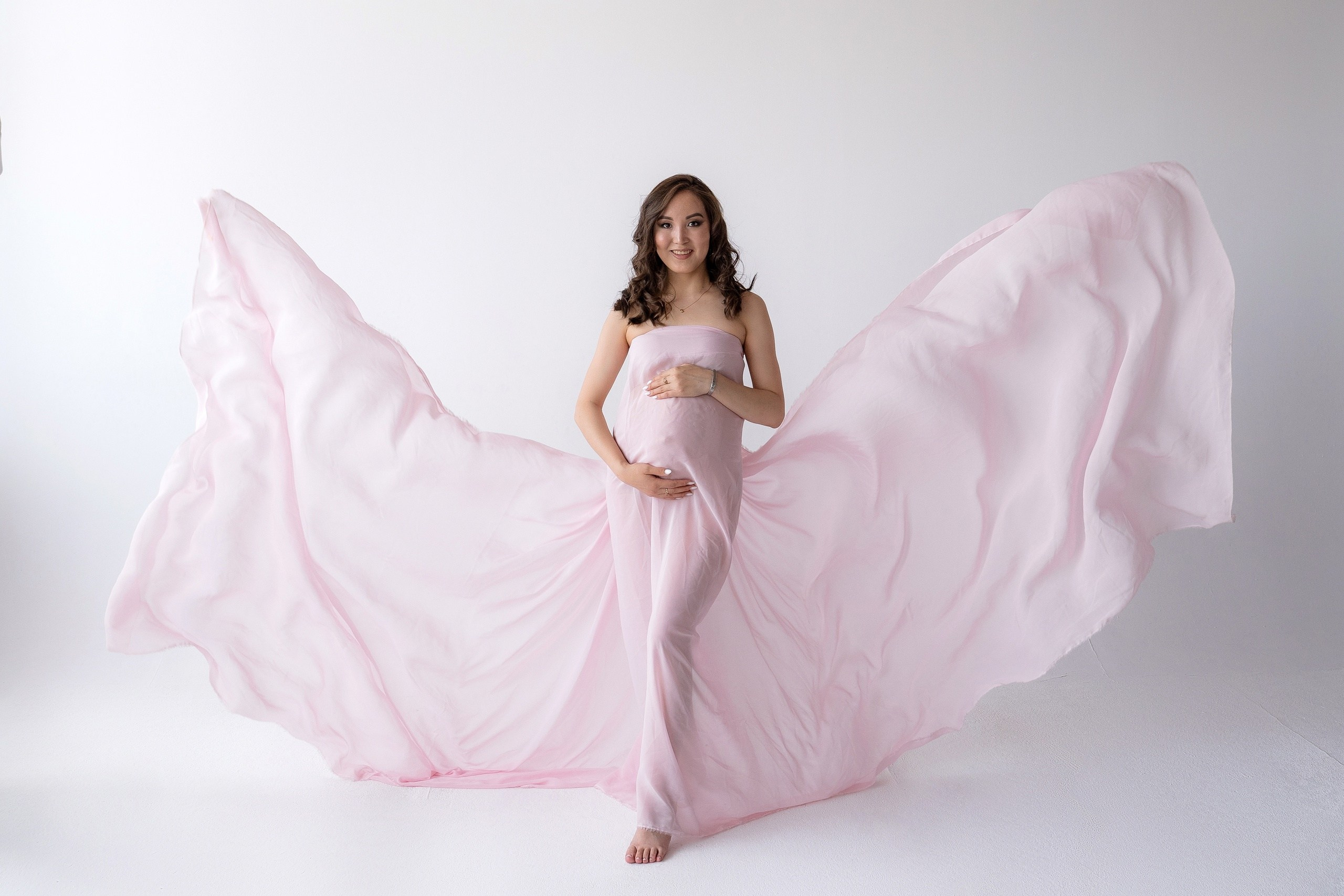 Ткани для беременных. Фотостудия Малина в городе Улан-Удэ. Фотограф Ирина Жарникова