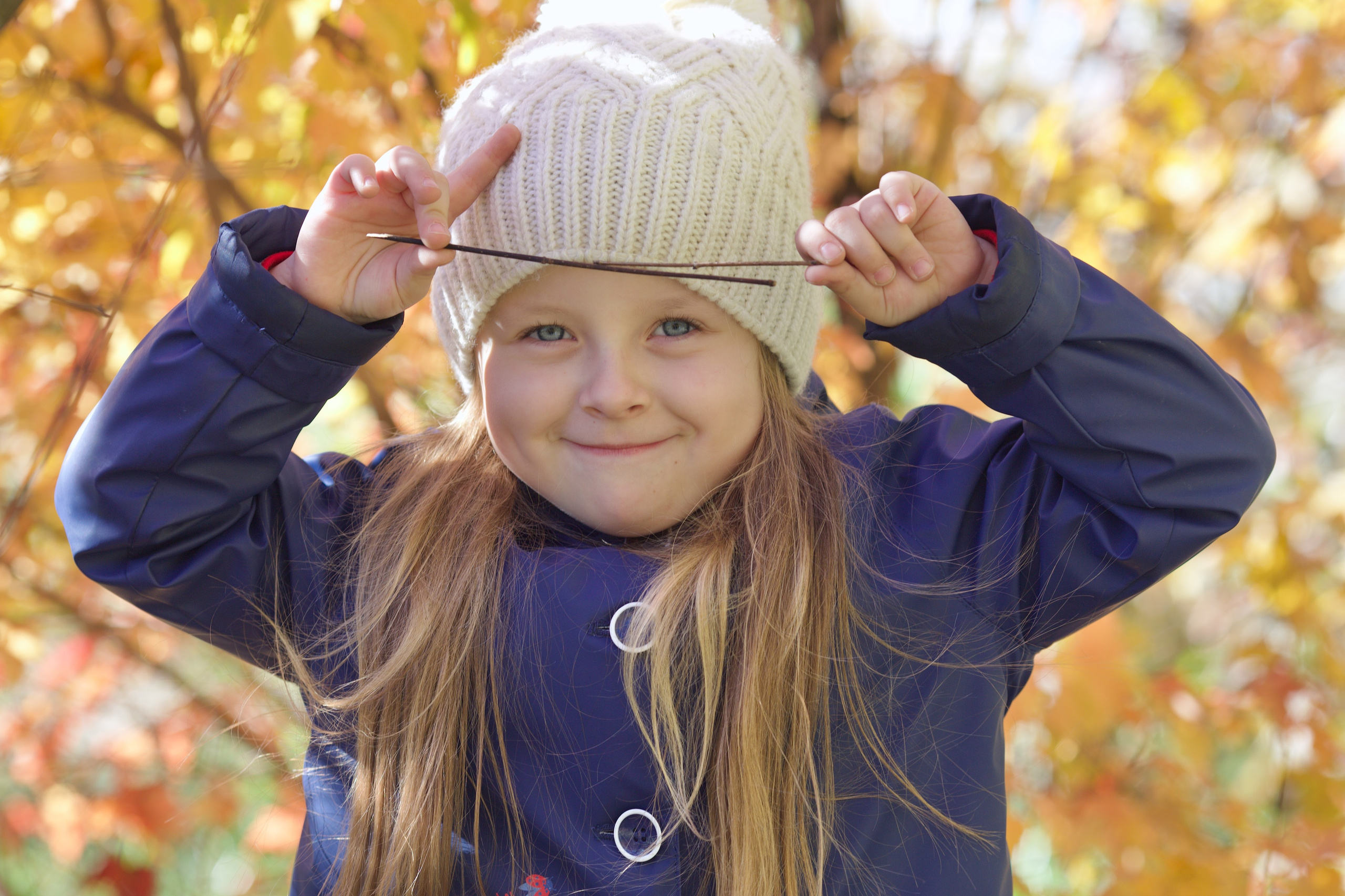 Фотосессия близняшек осенью. Школьные выпускные альбомы в Москве Марина Николаева