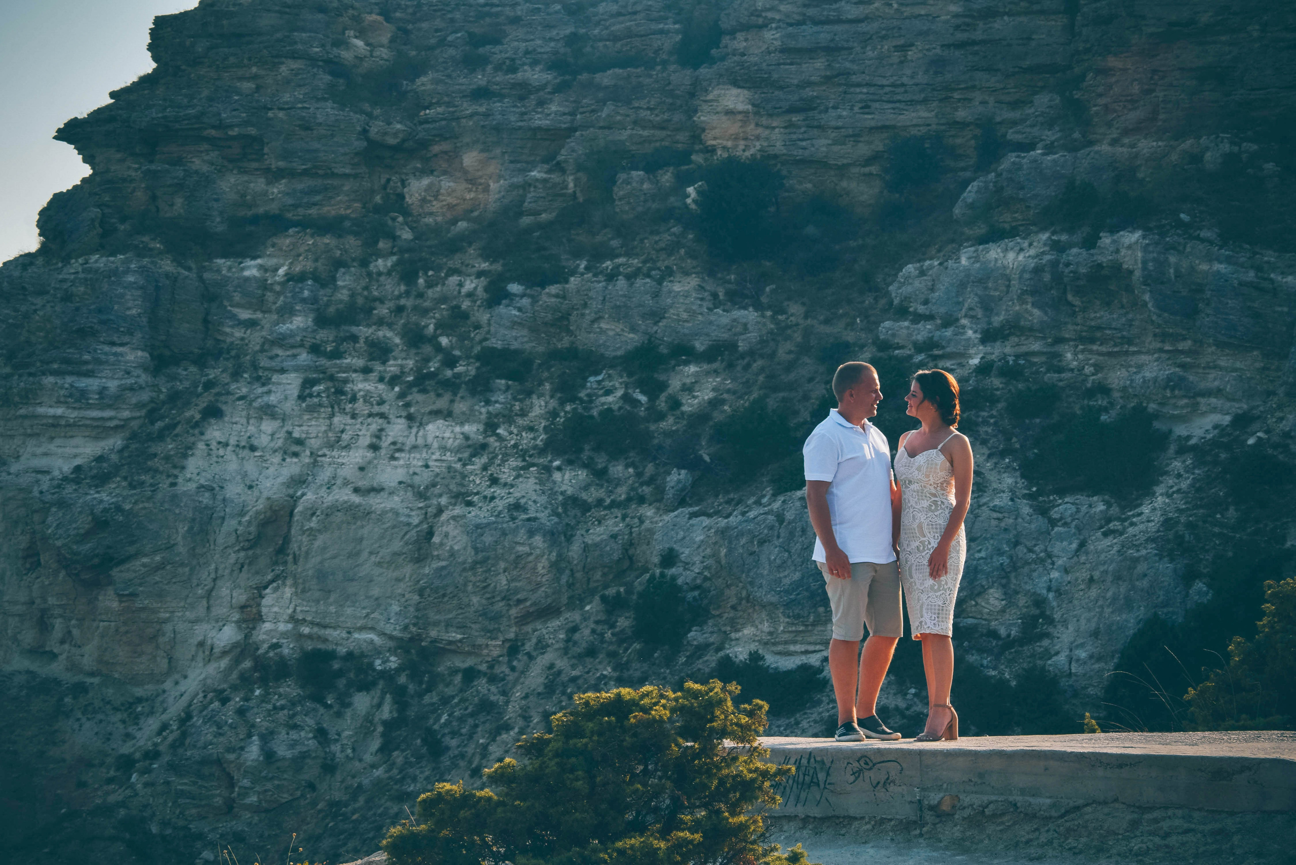 love story фотосессия молодой пары на мысе Фиолент в Севастополе