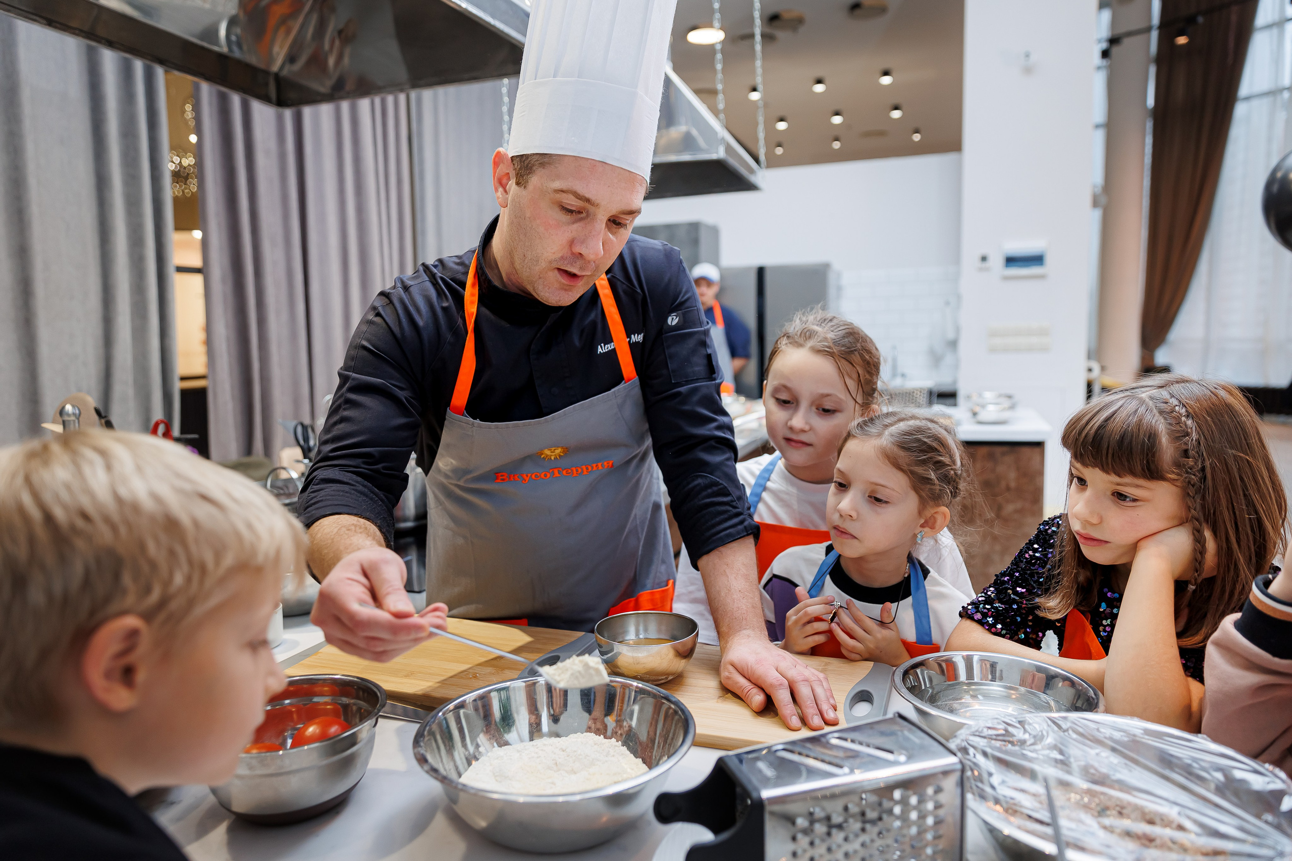 День рождения Насти «Венсдэй во Вкусотеррии». Семейный и детский фотограф Комина Елена, Власиха, Одинцово